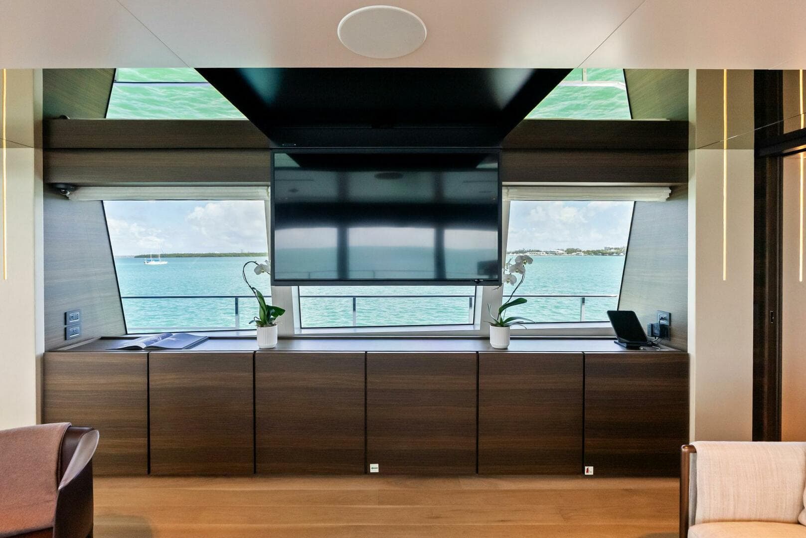 2023 Custom Line 33 Navetta — photo 43