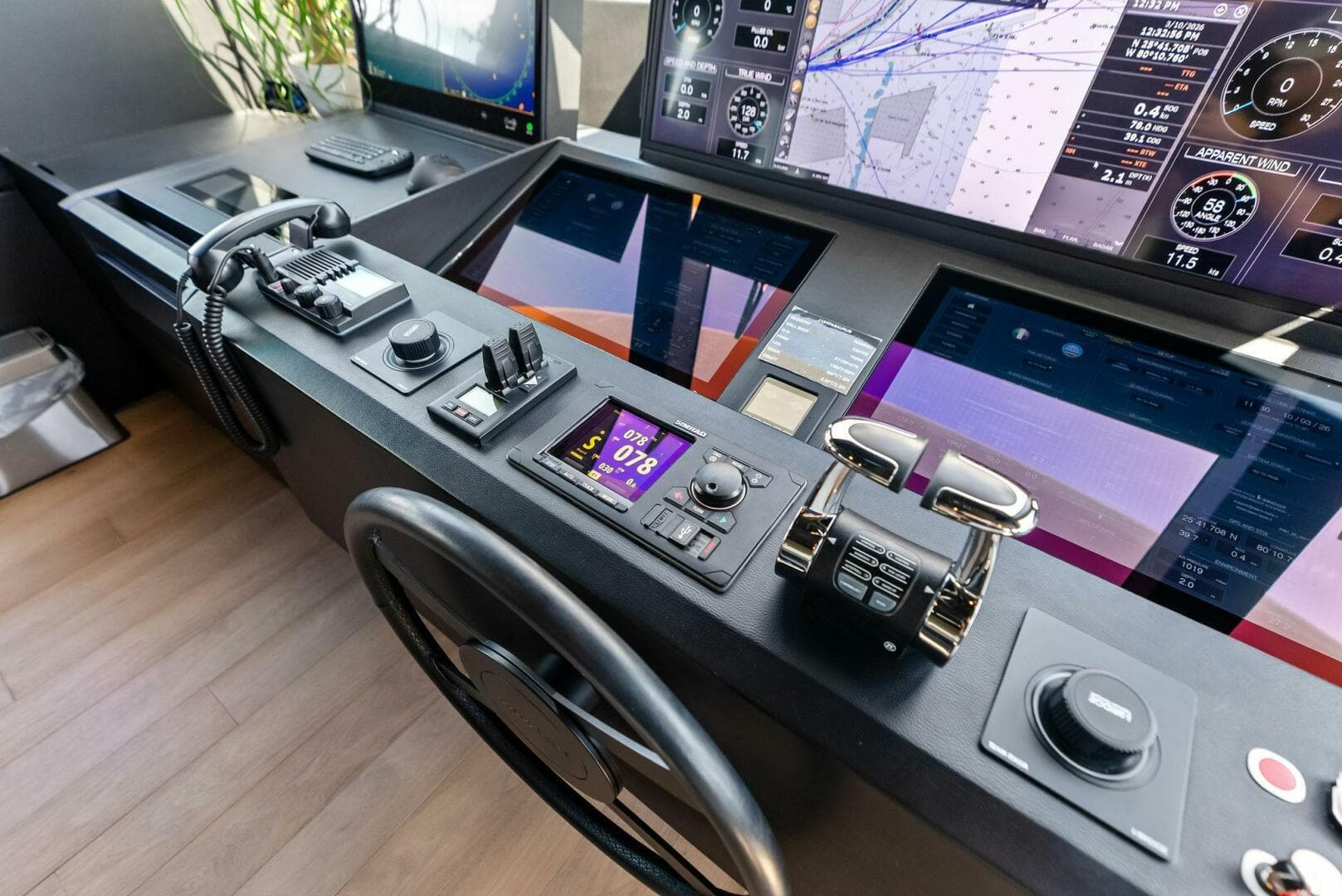 2023 Custom Line 33 Navetta — photo 104