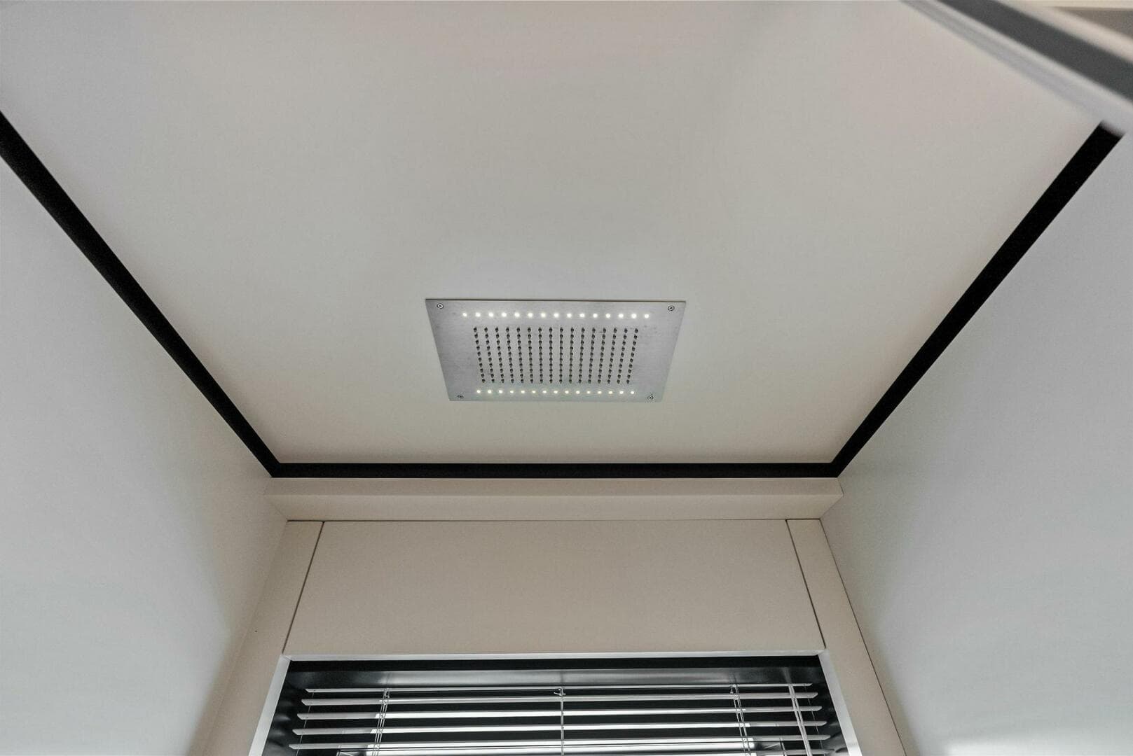 2023 Custom Line 33 Navetta — photo 80