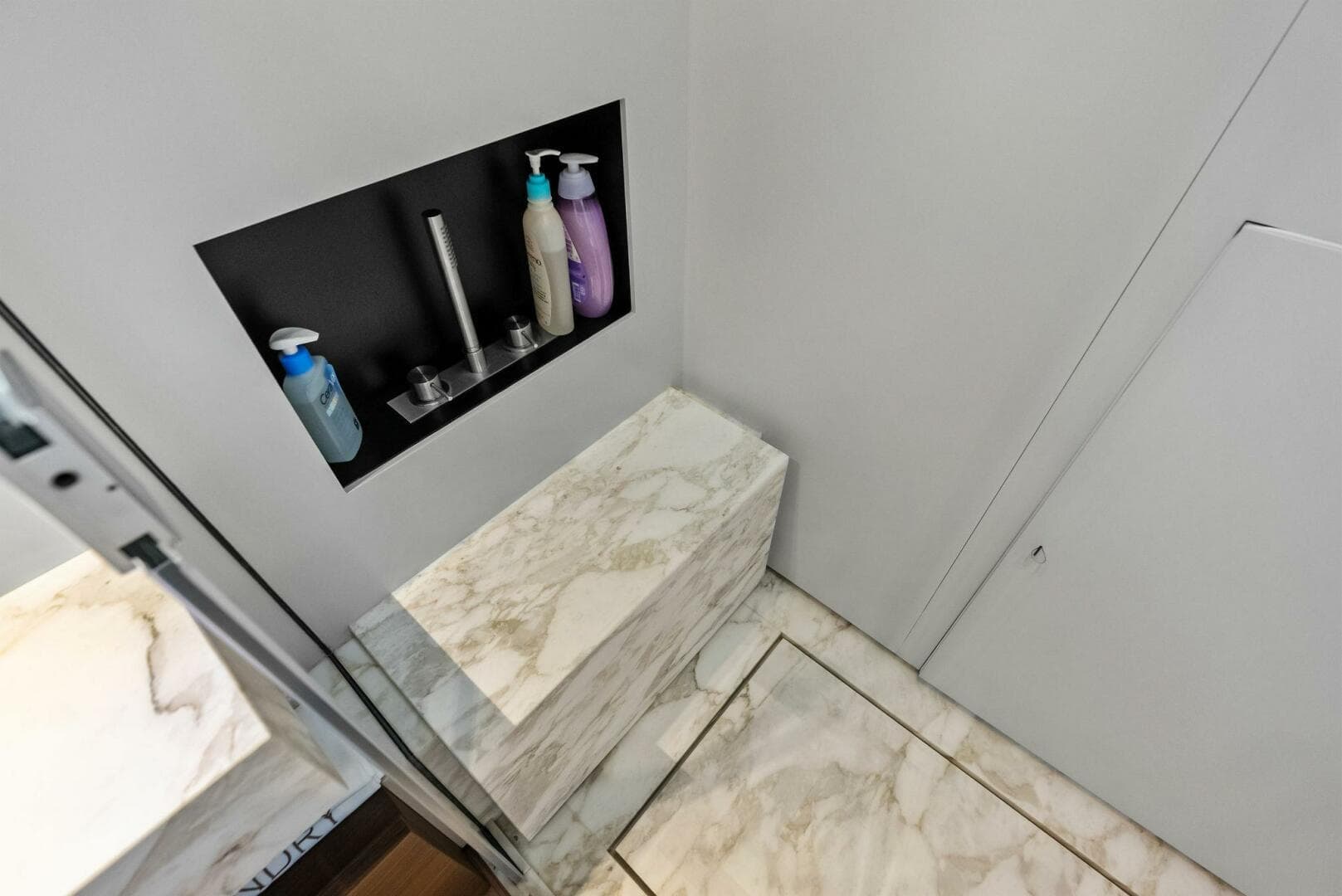 2023 Custom Line 33 Navetta — photo 98