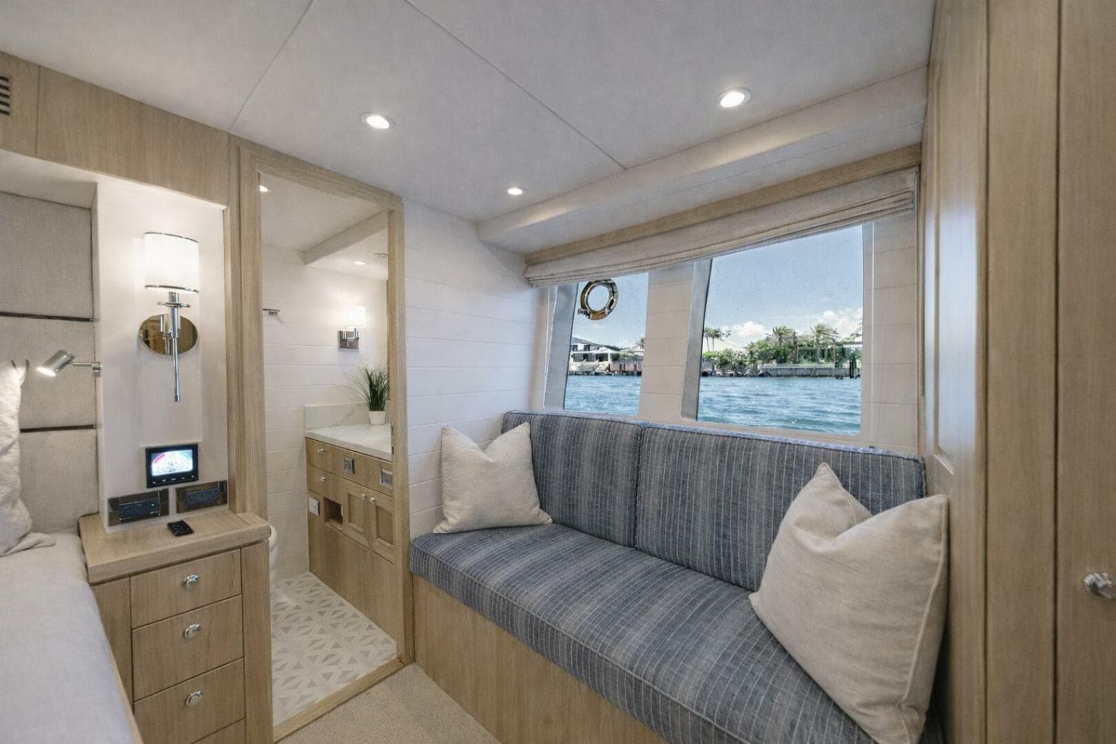 2026 Offshore Yachts — photo 15