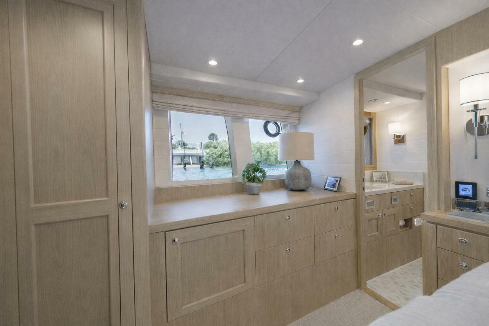 2026 Offshore Yachts — photo 16