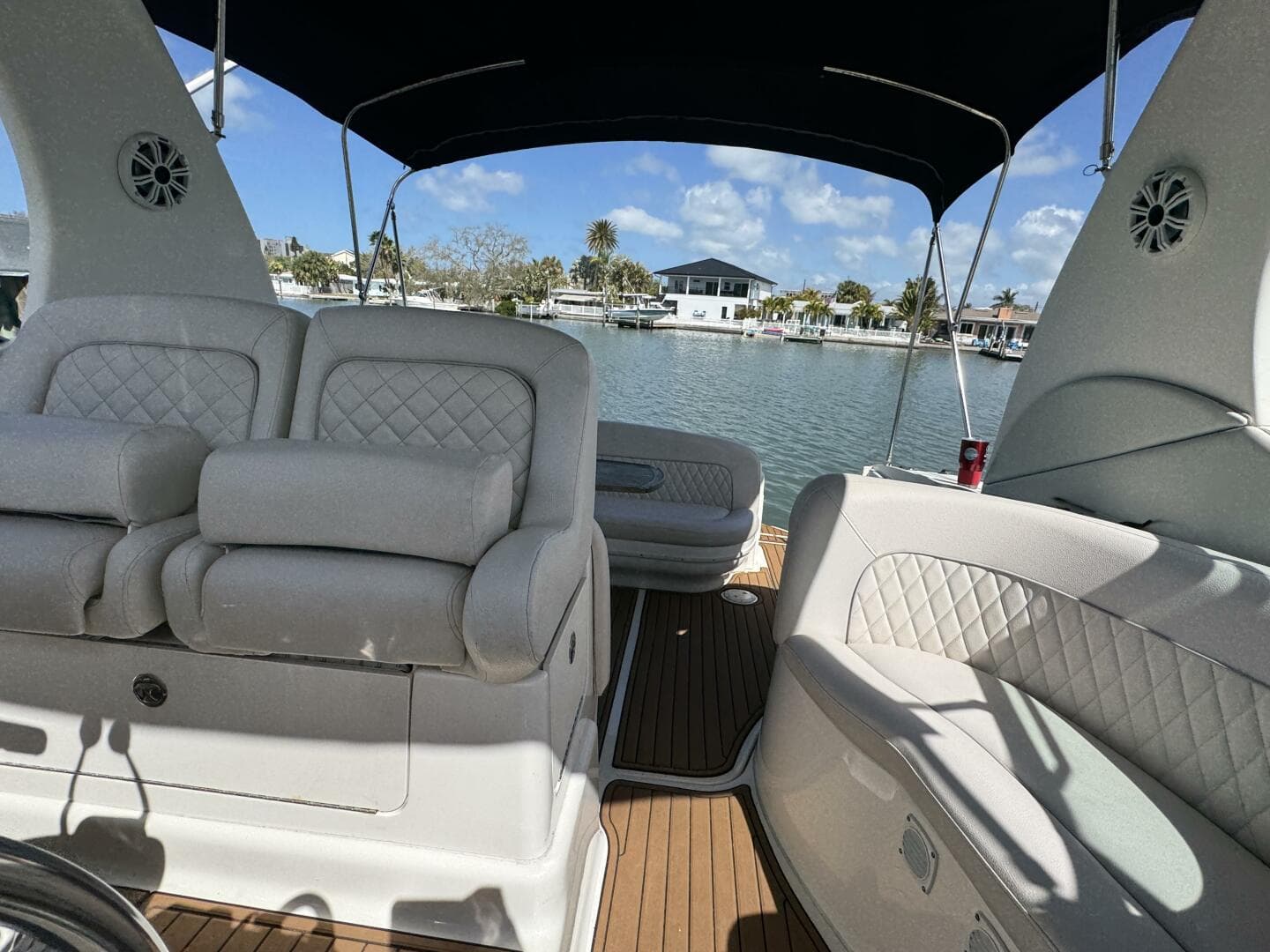 2002 Sea Ray 320 Sundancer — photo 47