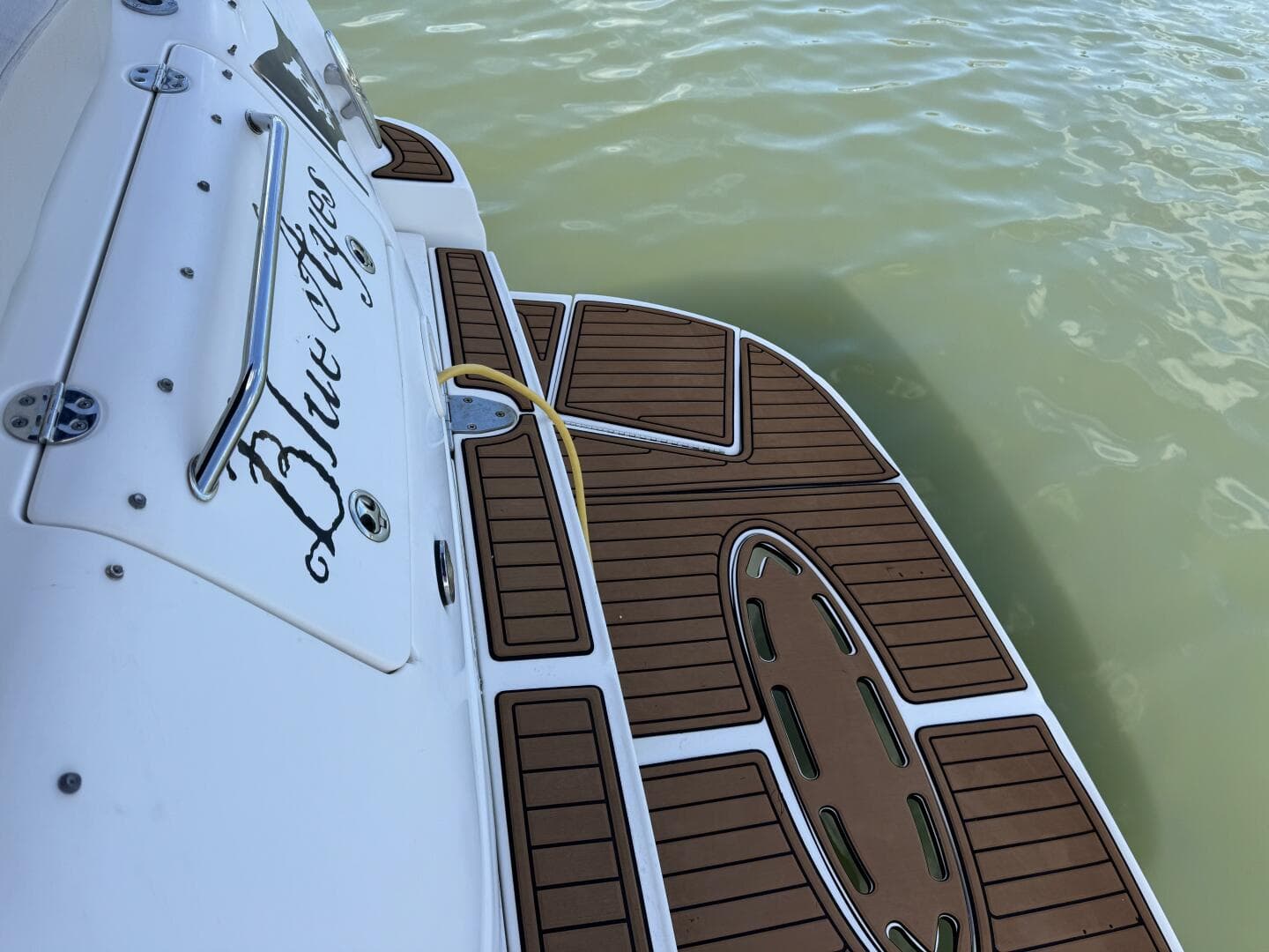 2002 Sea Ray 320 Sundancer — photo 8