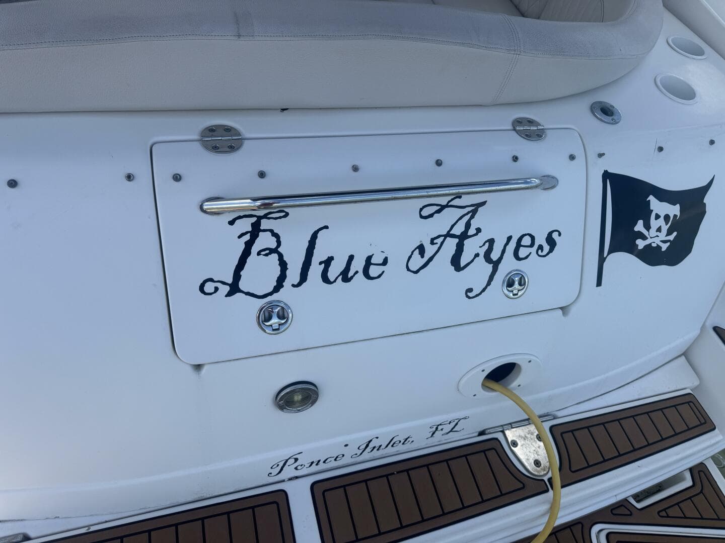 2002 Sea Ray 320 Sundancer — photo 9