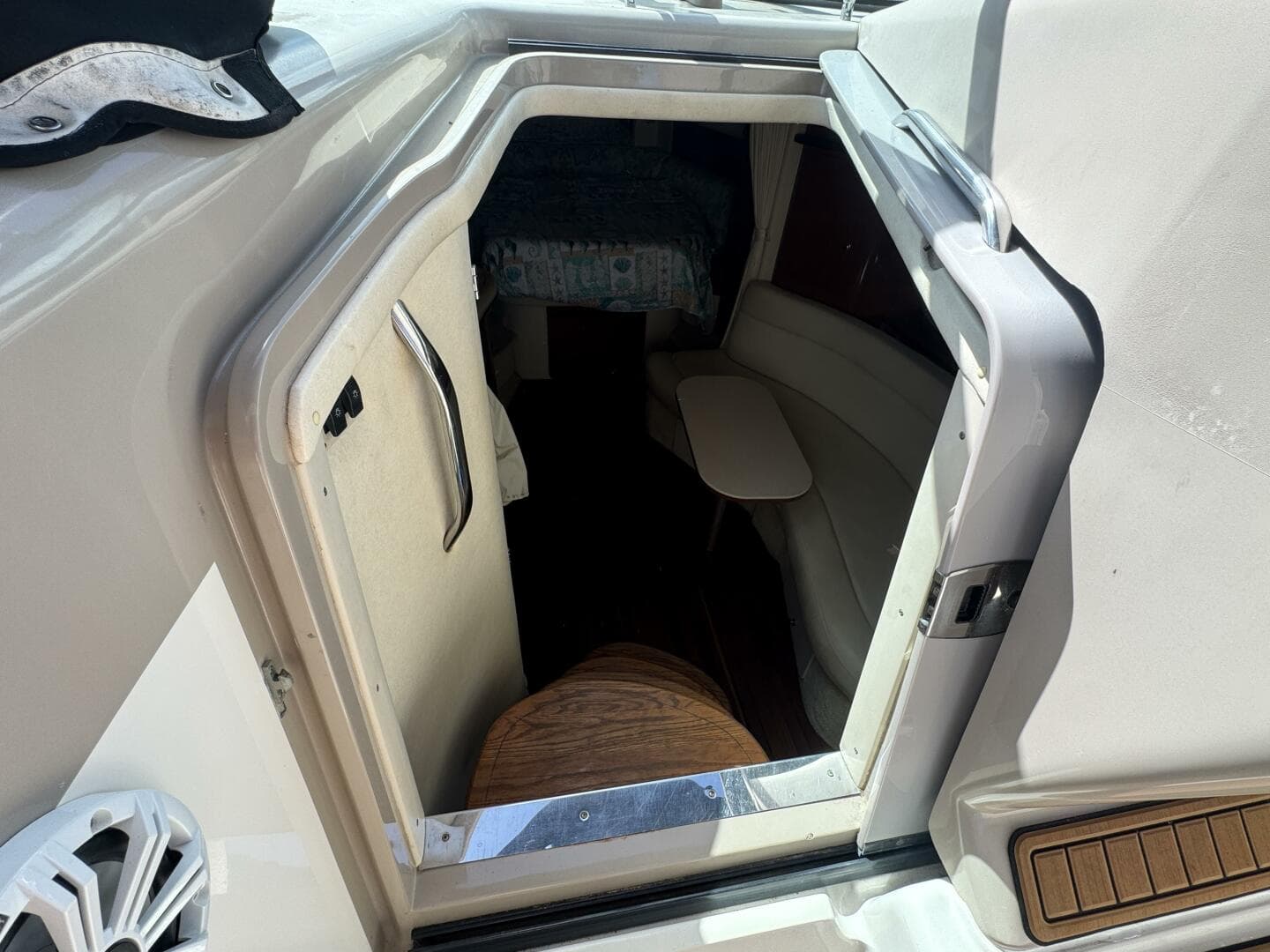 2002 Sea Ray 320 Sundancer — photo 29