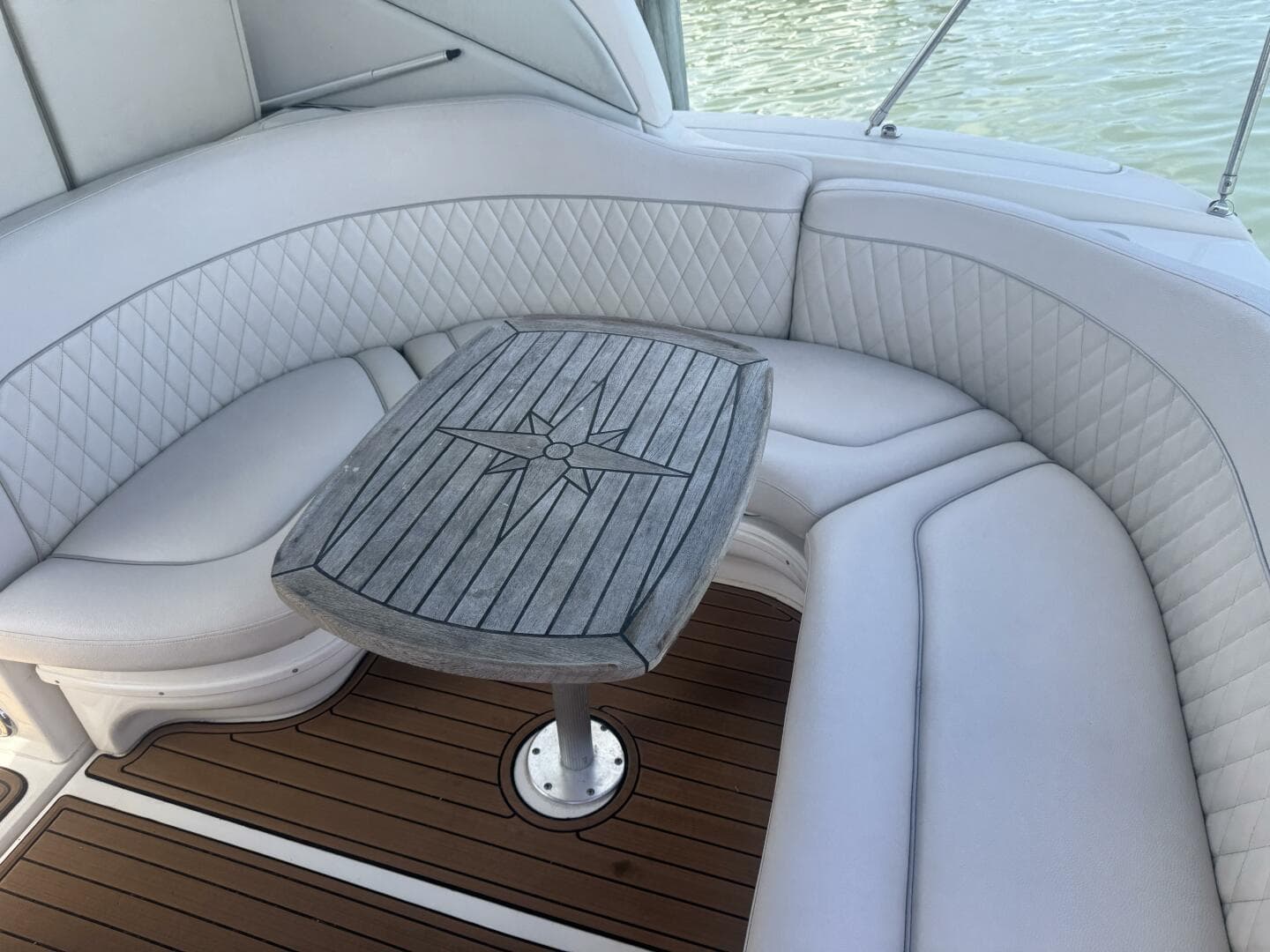 2002 Sea Ray 320 Sundancer — photo 14