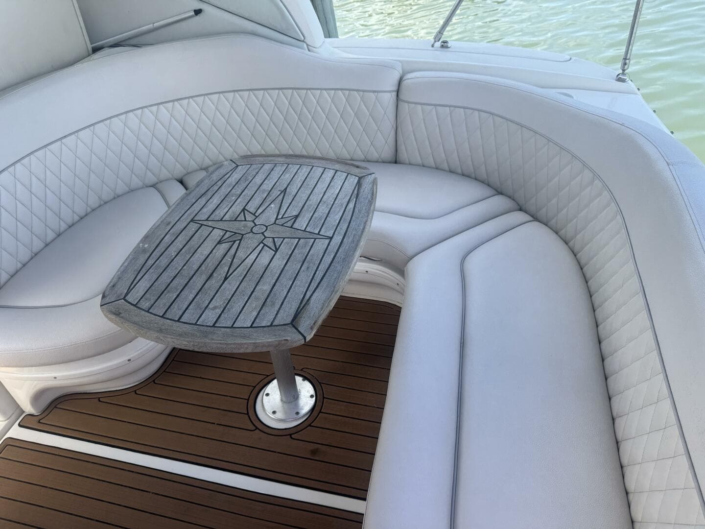 2002 Sea Ray 320 Sundancer — photo 13