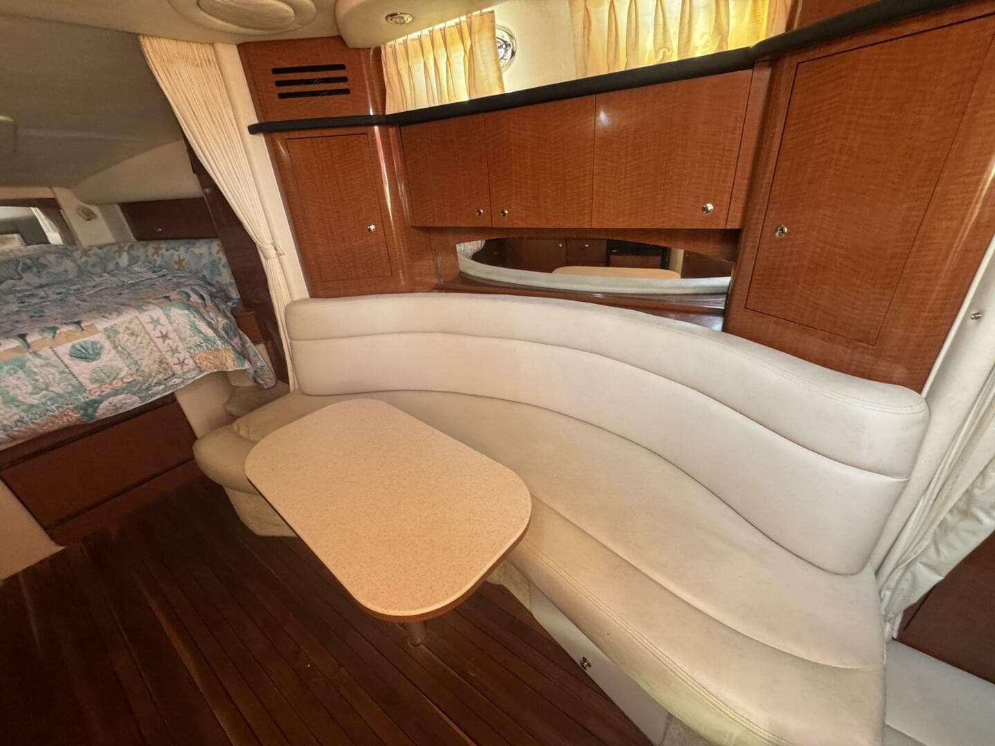 2002 Sea Ray 320 Sundancer — photo 41