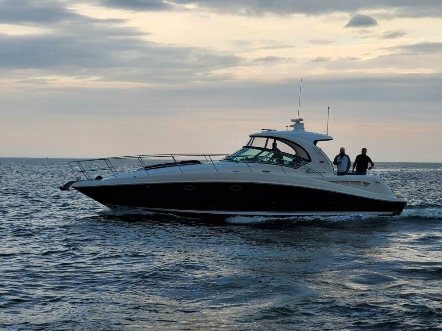 2004 Sea Ray 390 Sundancer — photo 3