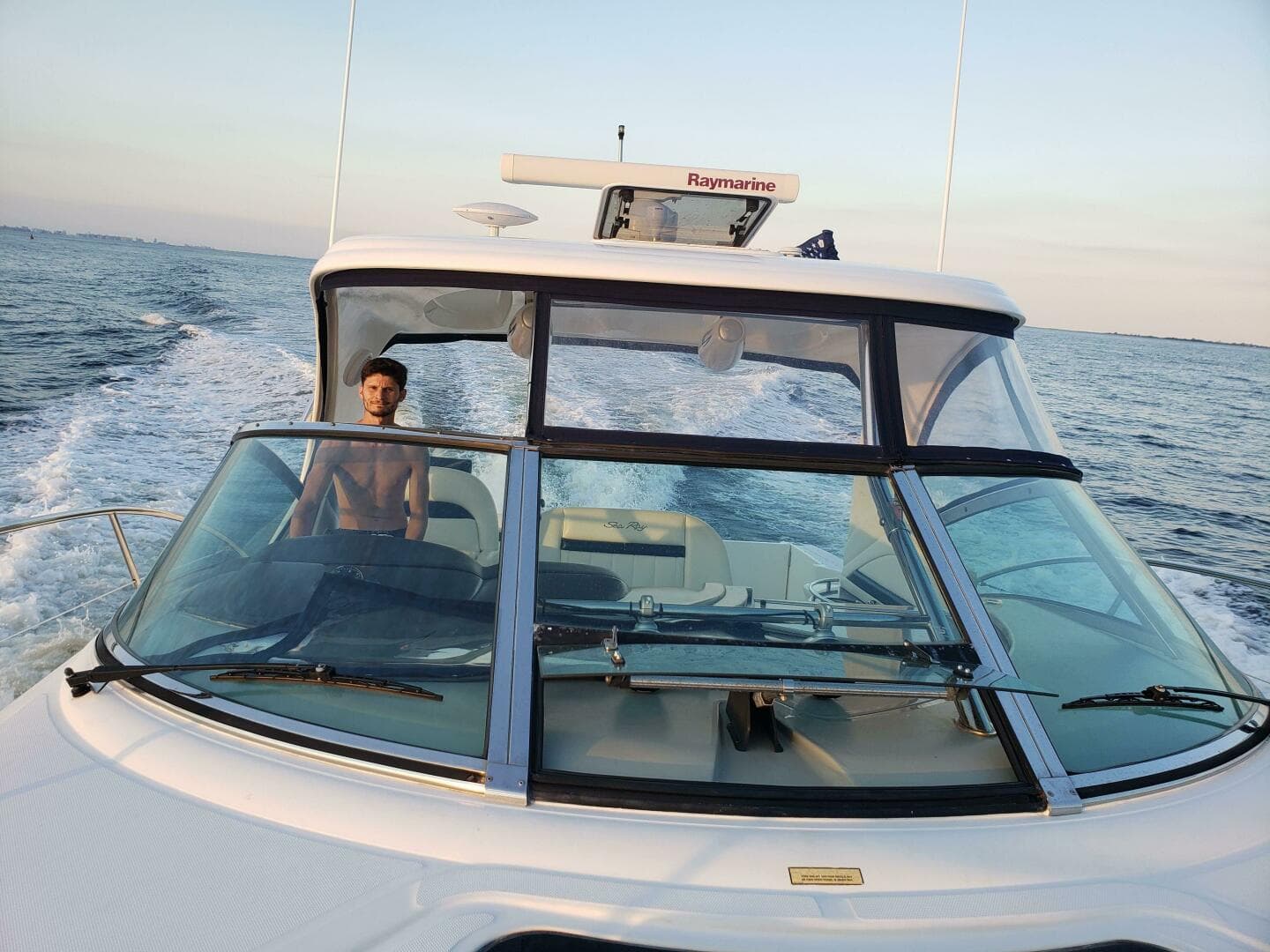 2004 Sea Ray 390 Sundancer — photo 4