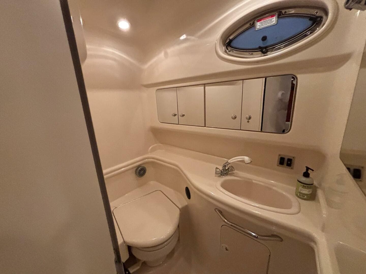 2003 Sea Ray 340 Sundancer — photo 9