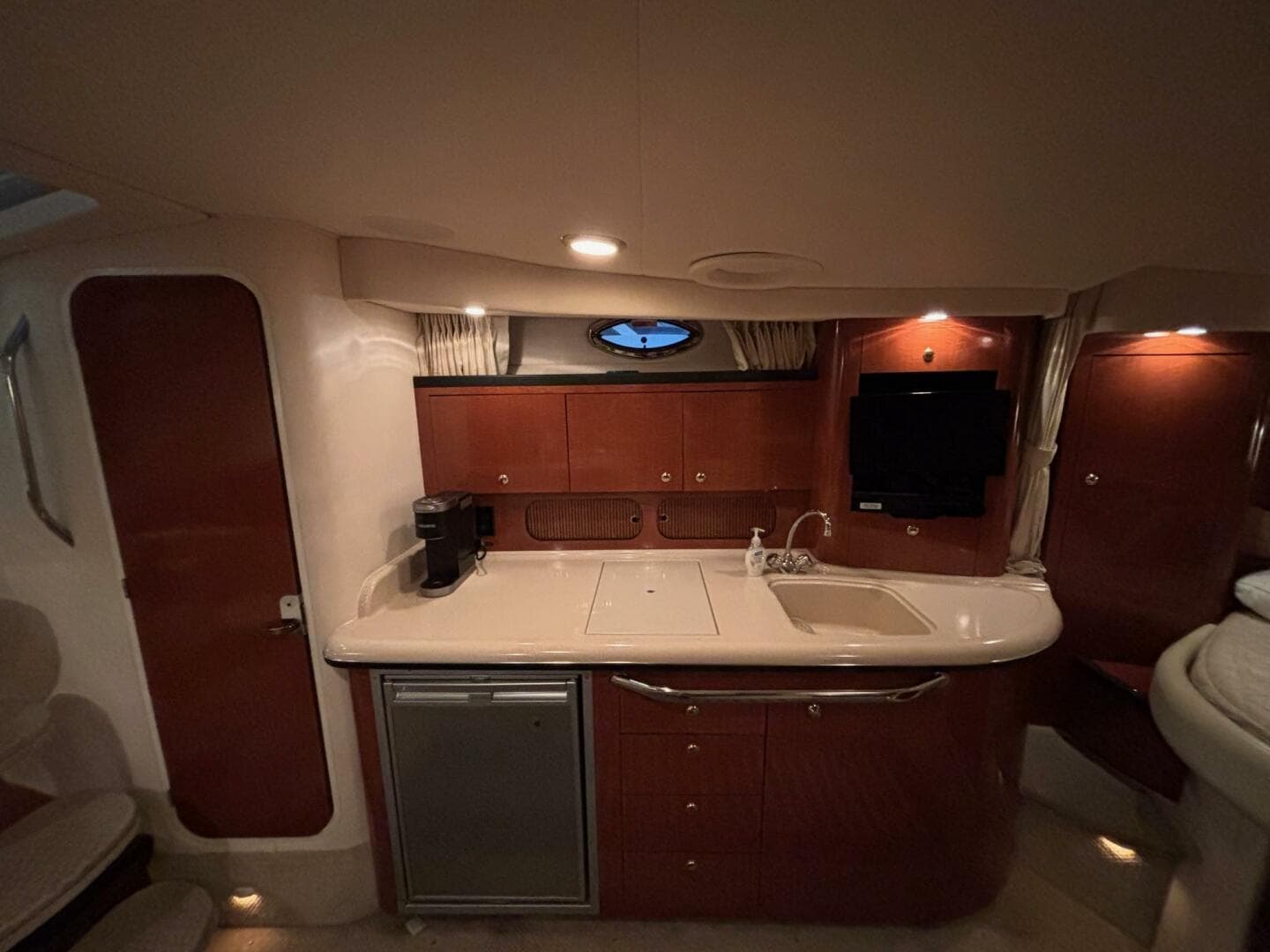 2003 Sea Ray 340 Sundancer — photo 5
