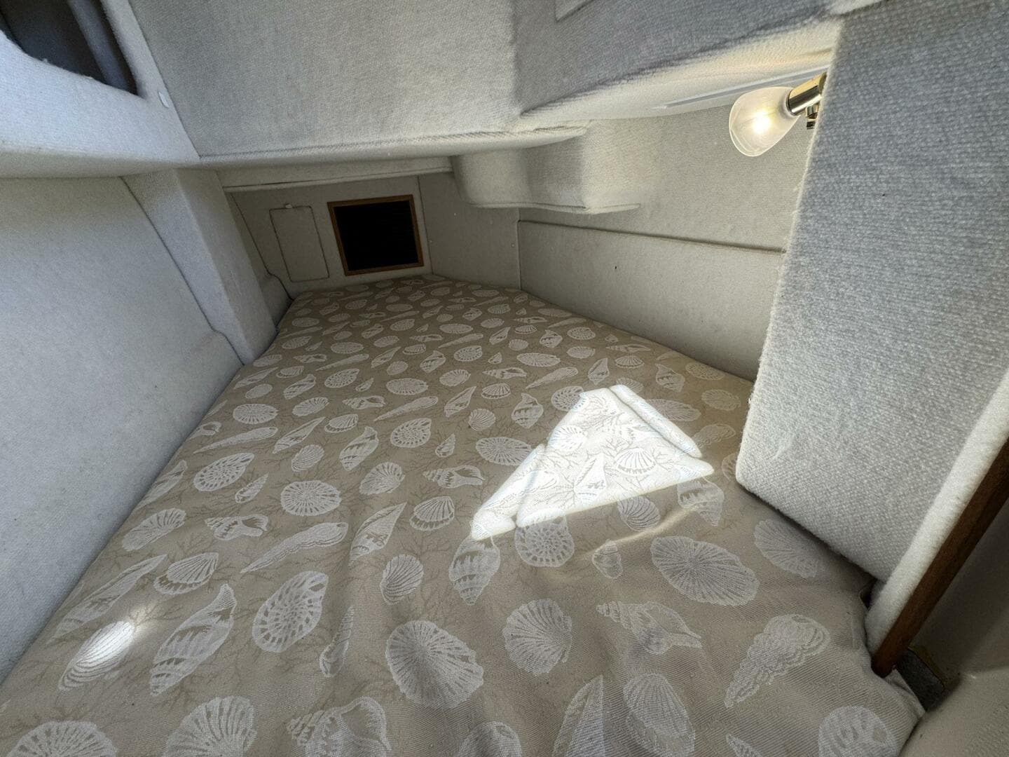 2012 Ranger Tugs R-29 — photo 40