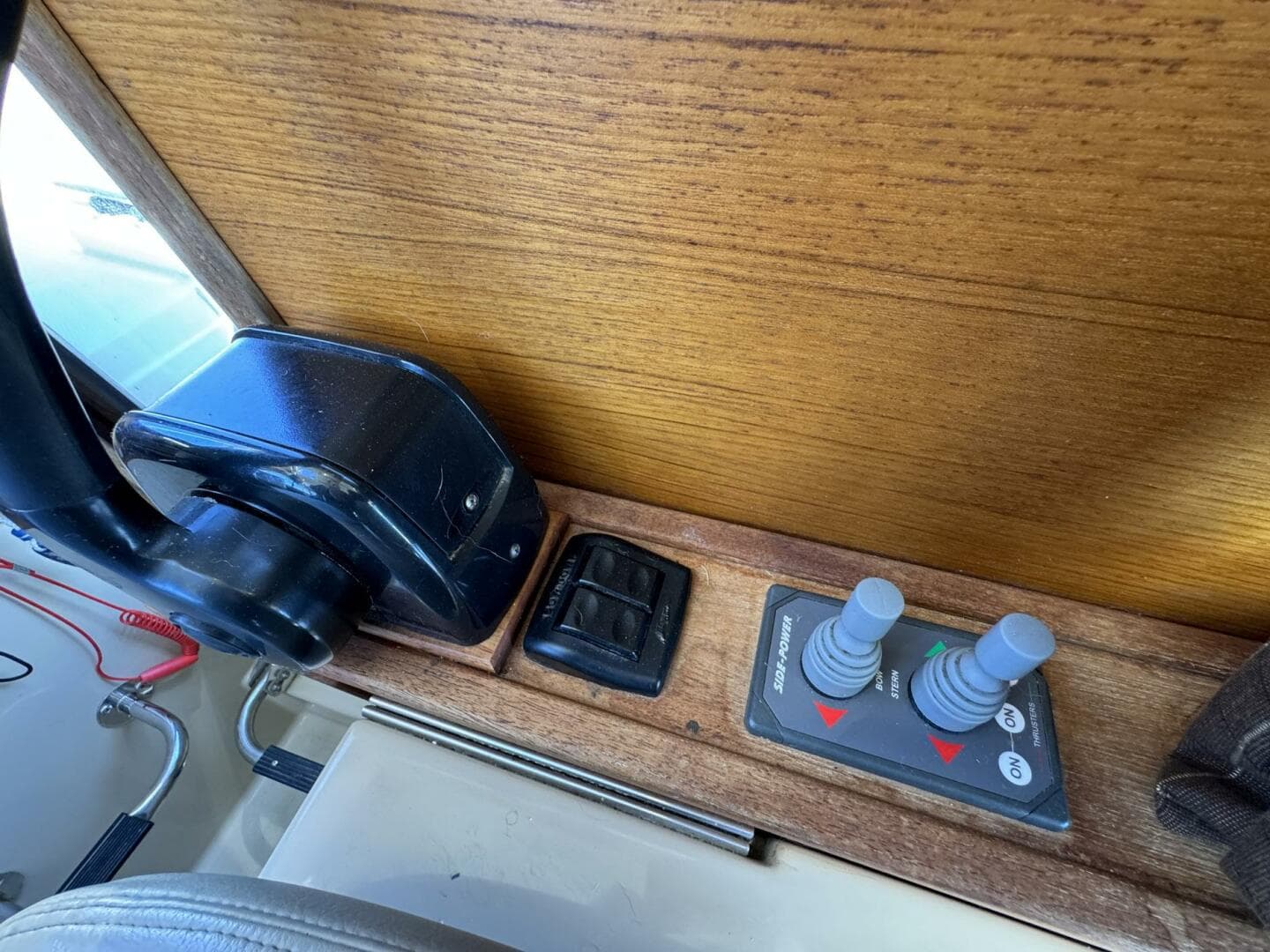 2012 Ranger Tugs R-29 — photo 34