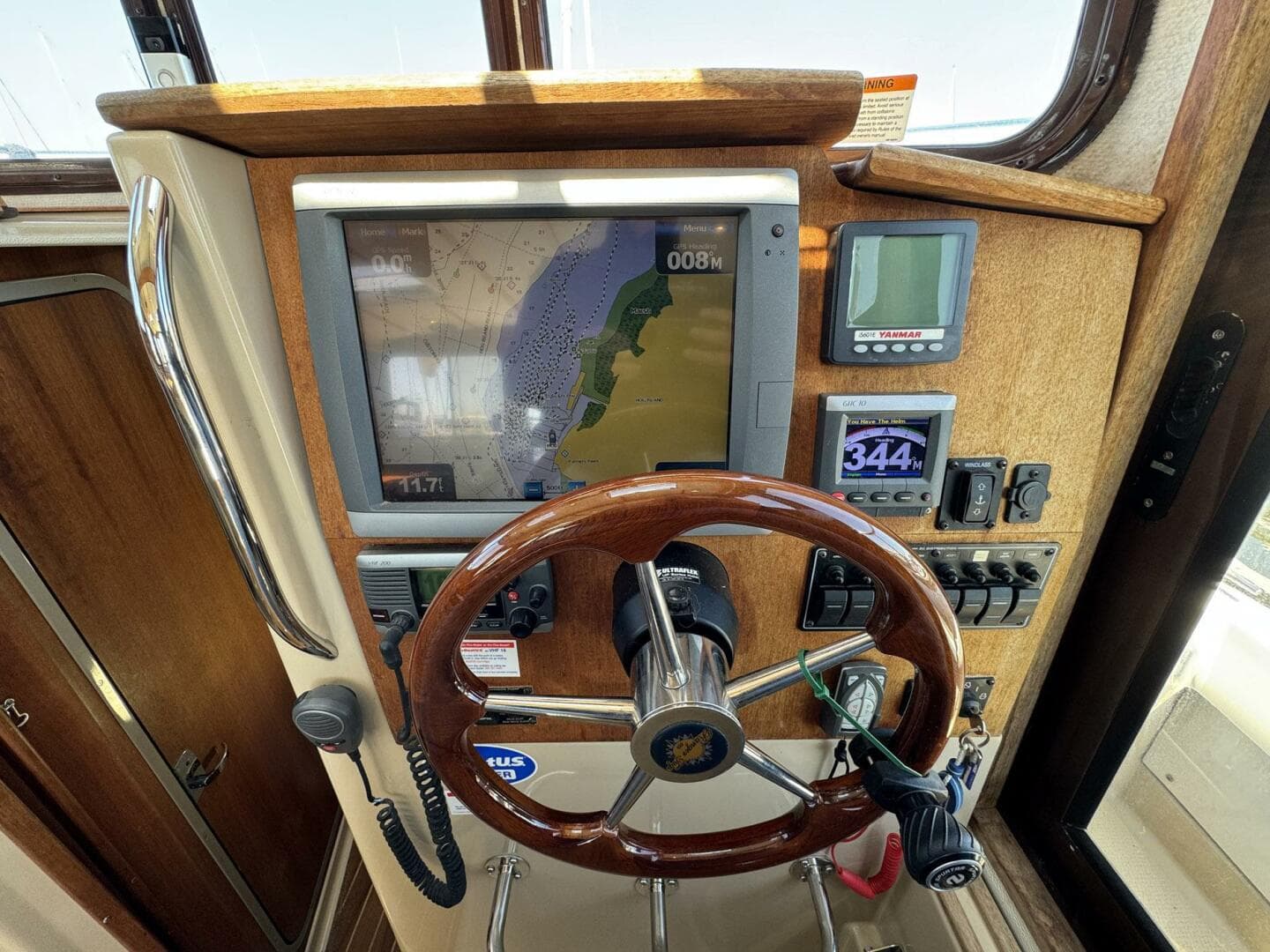 2012 Ranger Tugs R-29 — photo 33