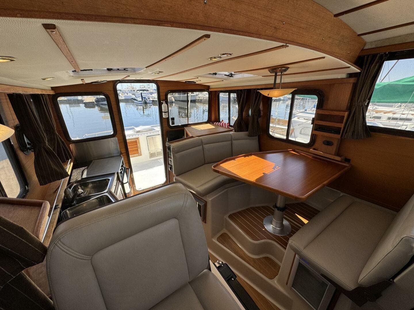 2012 Ranger Tugs R-29 — photo 18