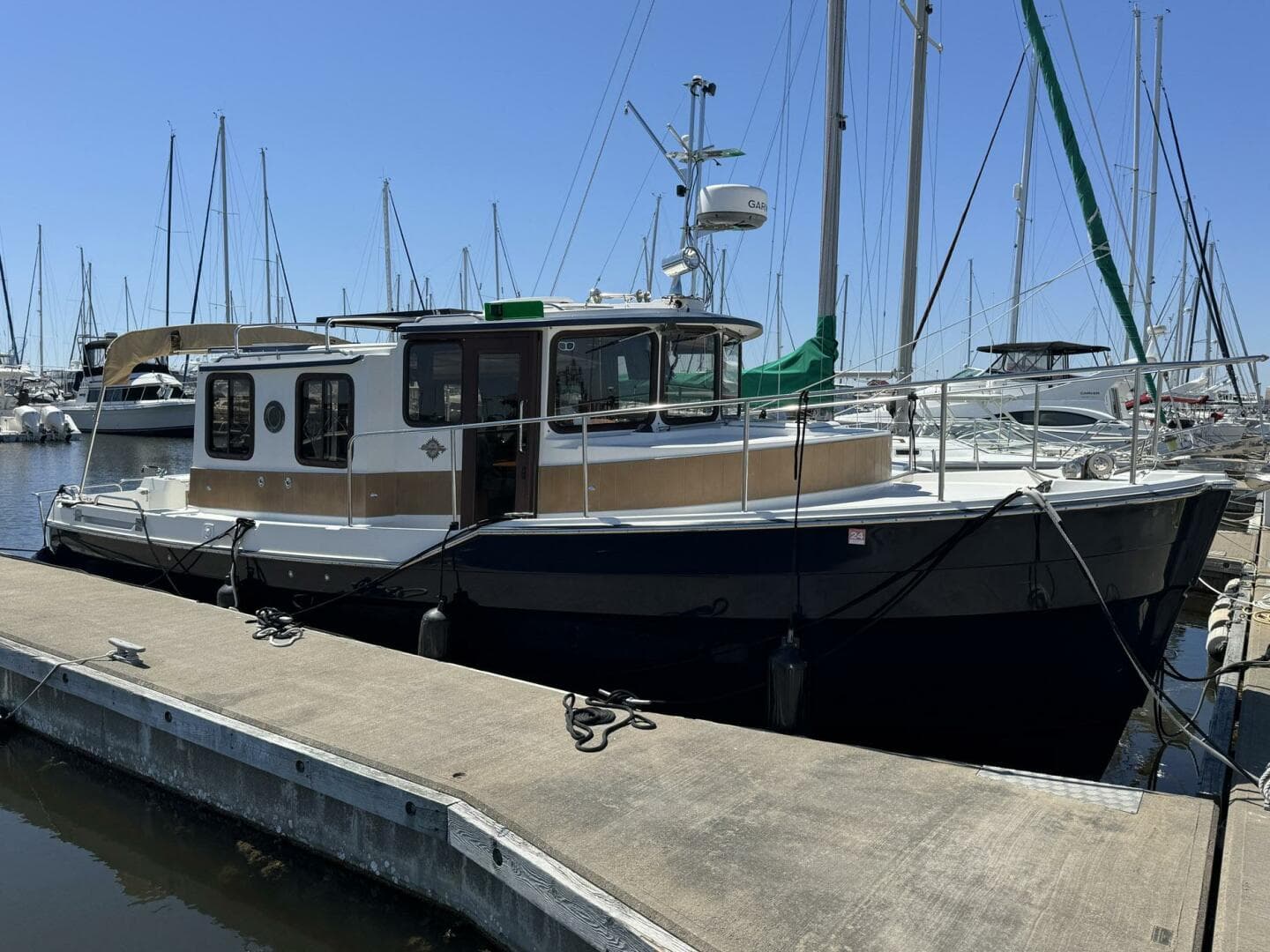 2012 Ranger Tugs R-29 — photo 2