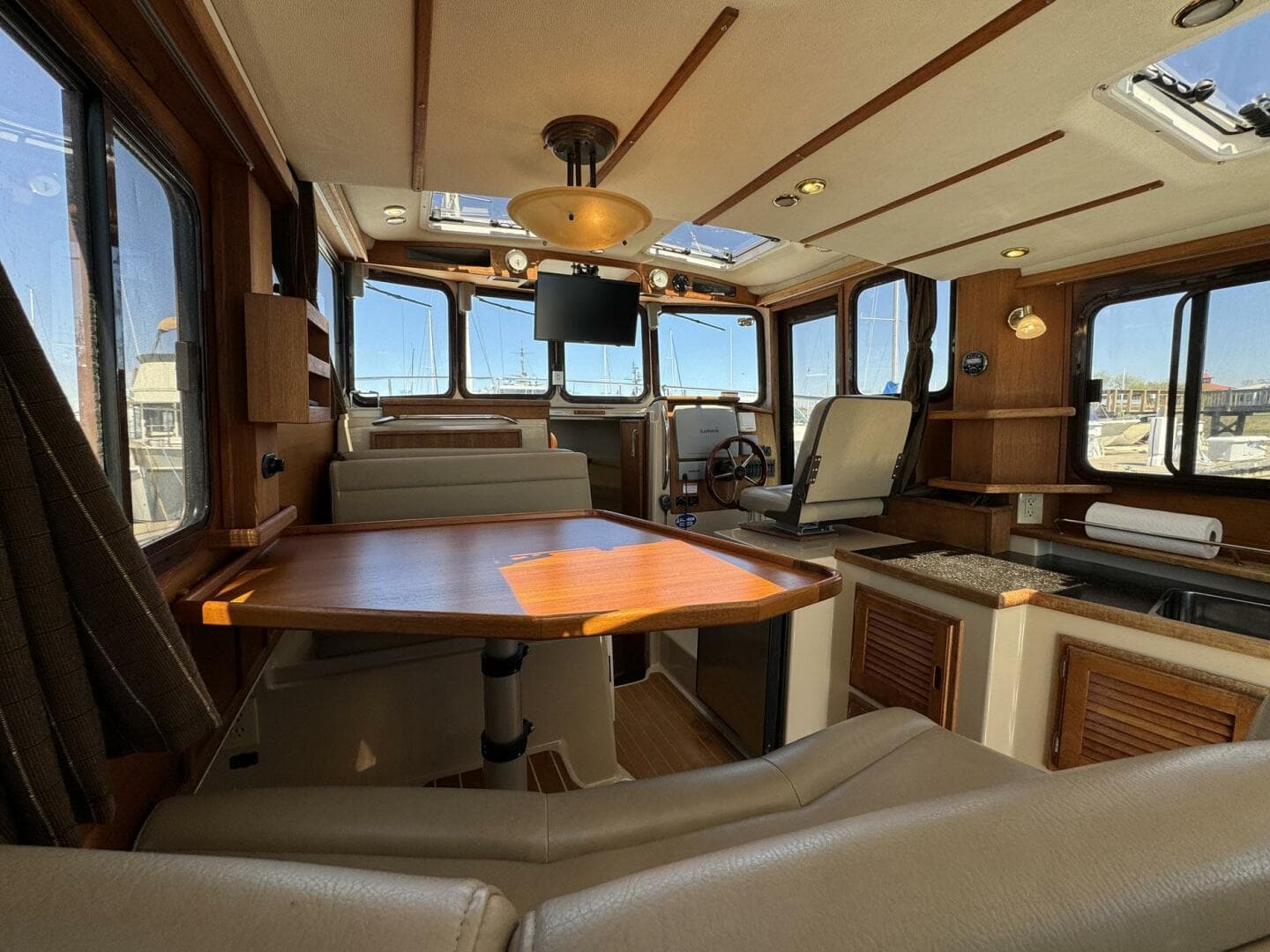 2012 Ranger Tugs R-29 — photo 19