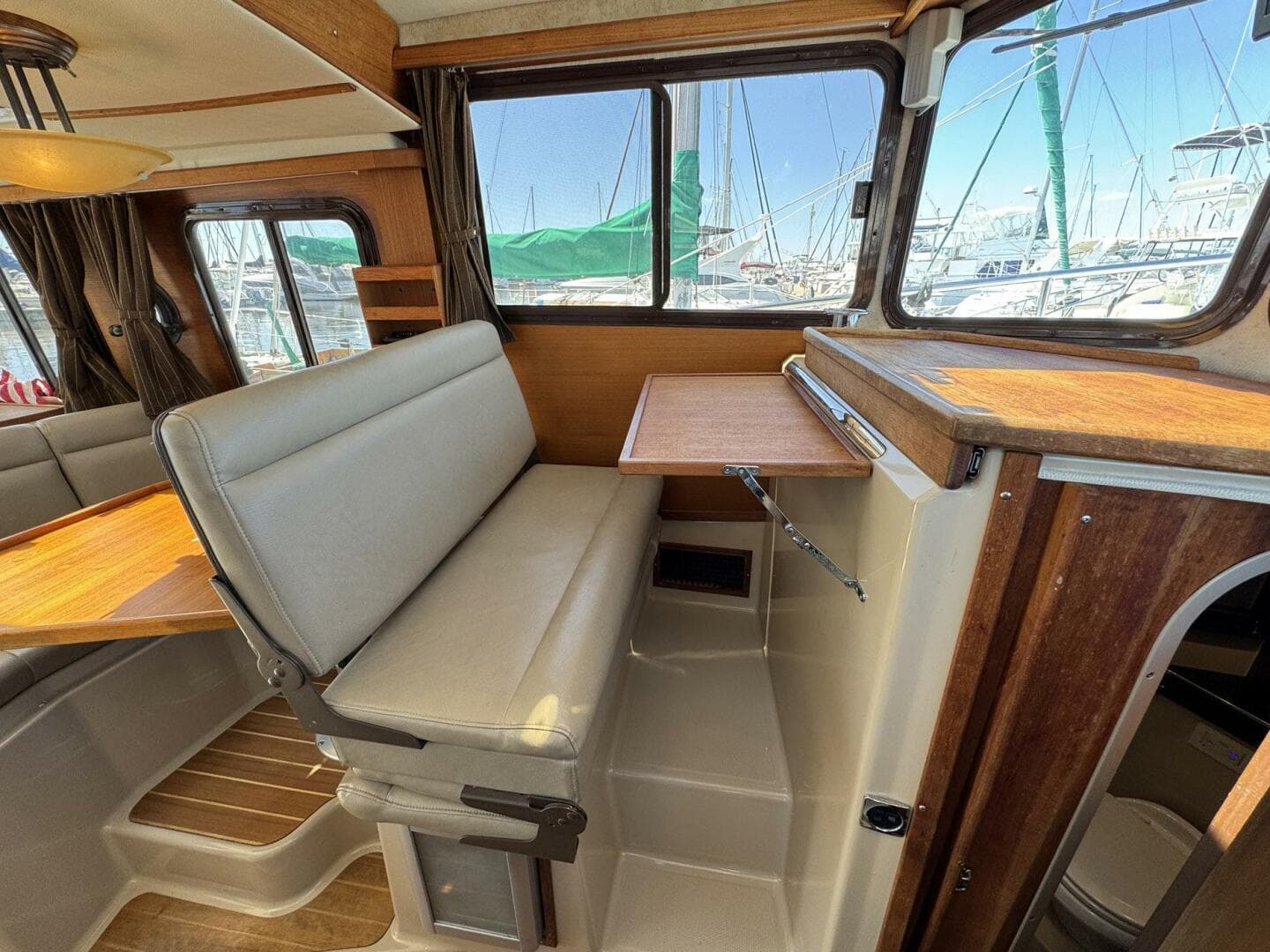 2012 Ranger Tugs R-29 — photo 21