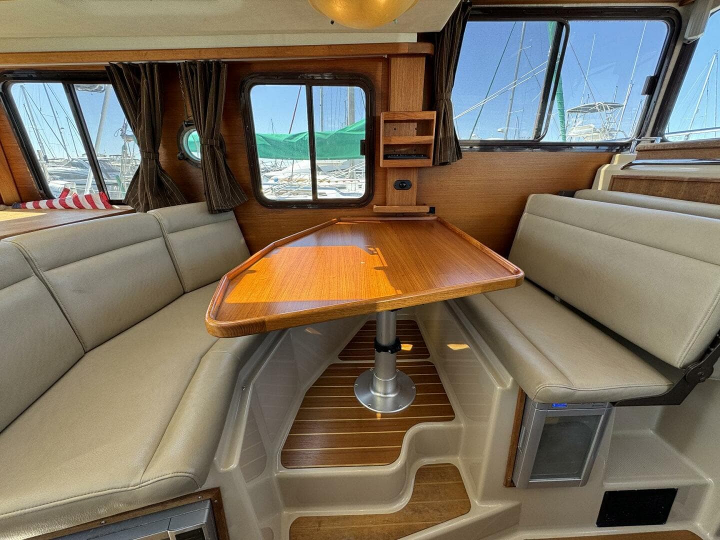 2012 Ranger Tugs R-29 — photo 20