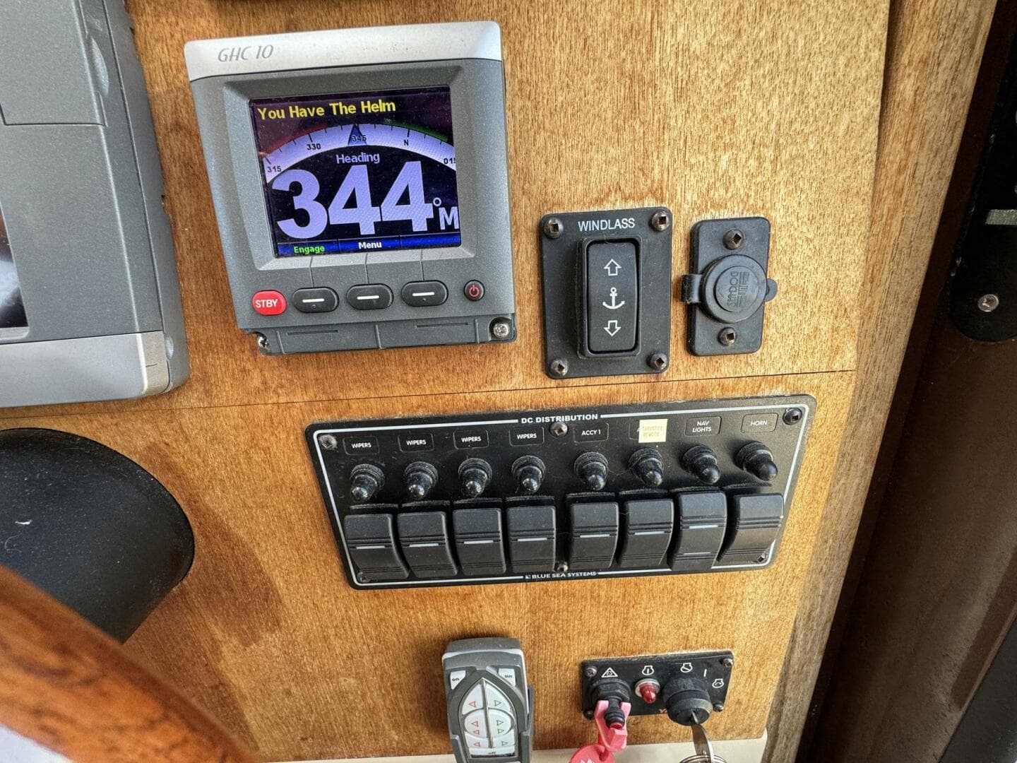 2012 Ranger Tugs R-29 — photo 36