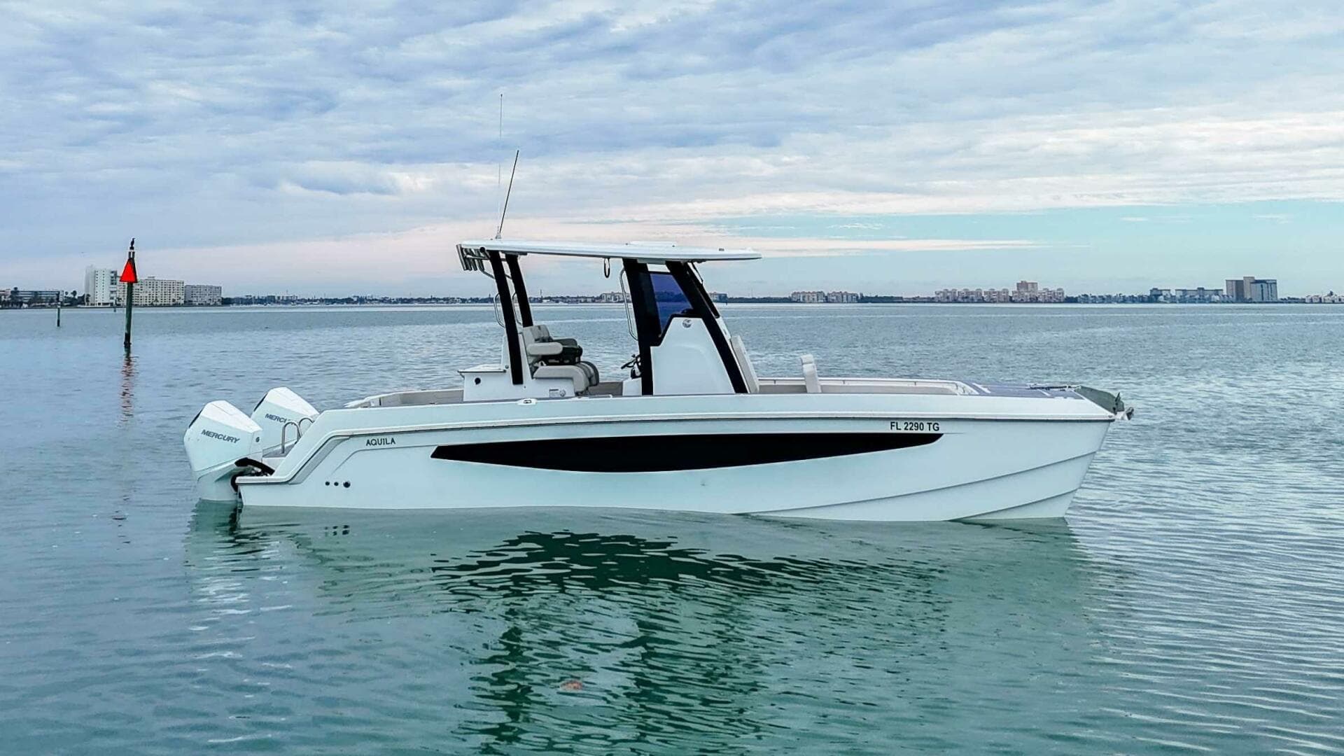 2022 Aquila 28 Molokai