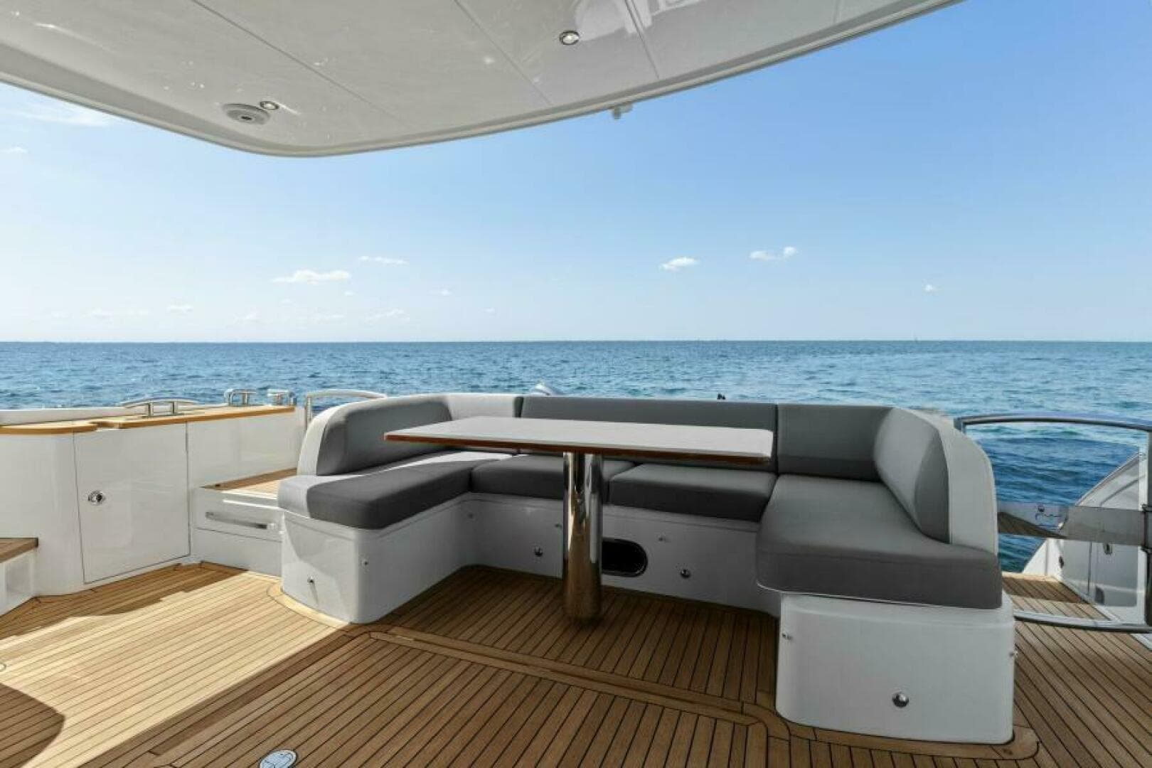 2016 Princess 60 Flybridge — photo 10