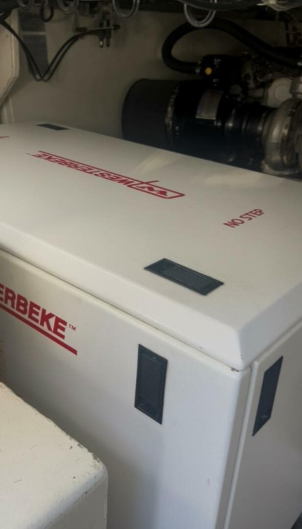 1998 Ocean Yachts 53 Convertible — photo 34