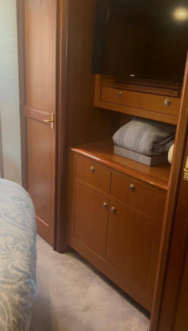 1998 Ocean Yachts 53 Convertible — photo 25