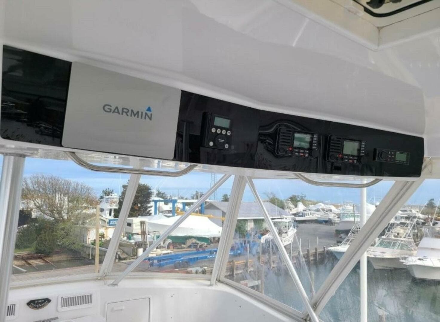 1998 Ocean Yachts 53 Convertible — photo 9