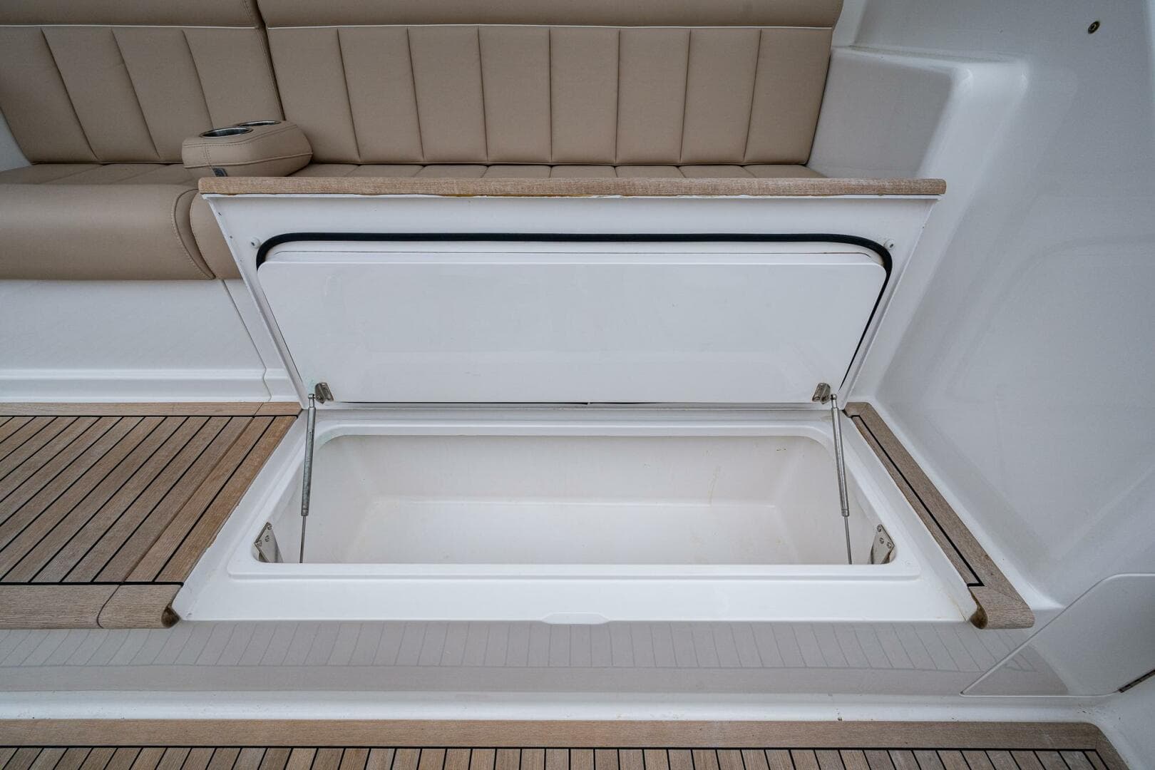 2012 Viking 60 Enclosed Bridge — photo 27