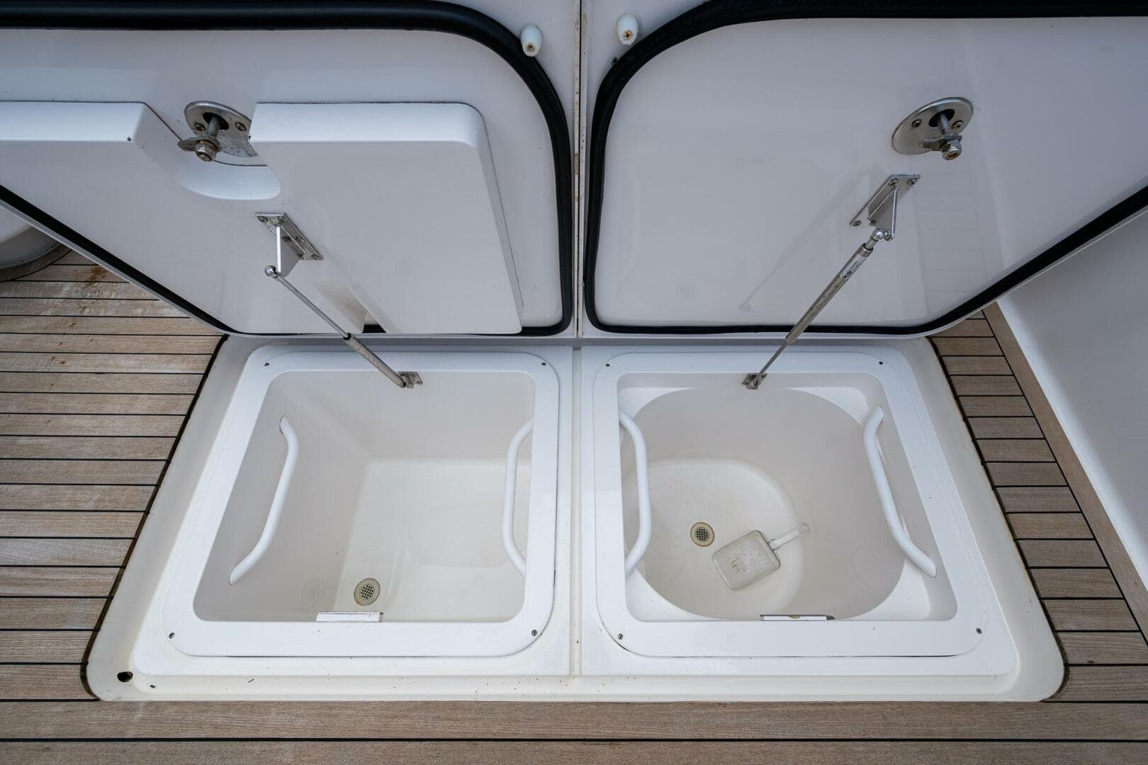 2012 Viking 60 Enclosed Bridge — photo 31