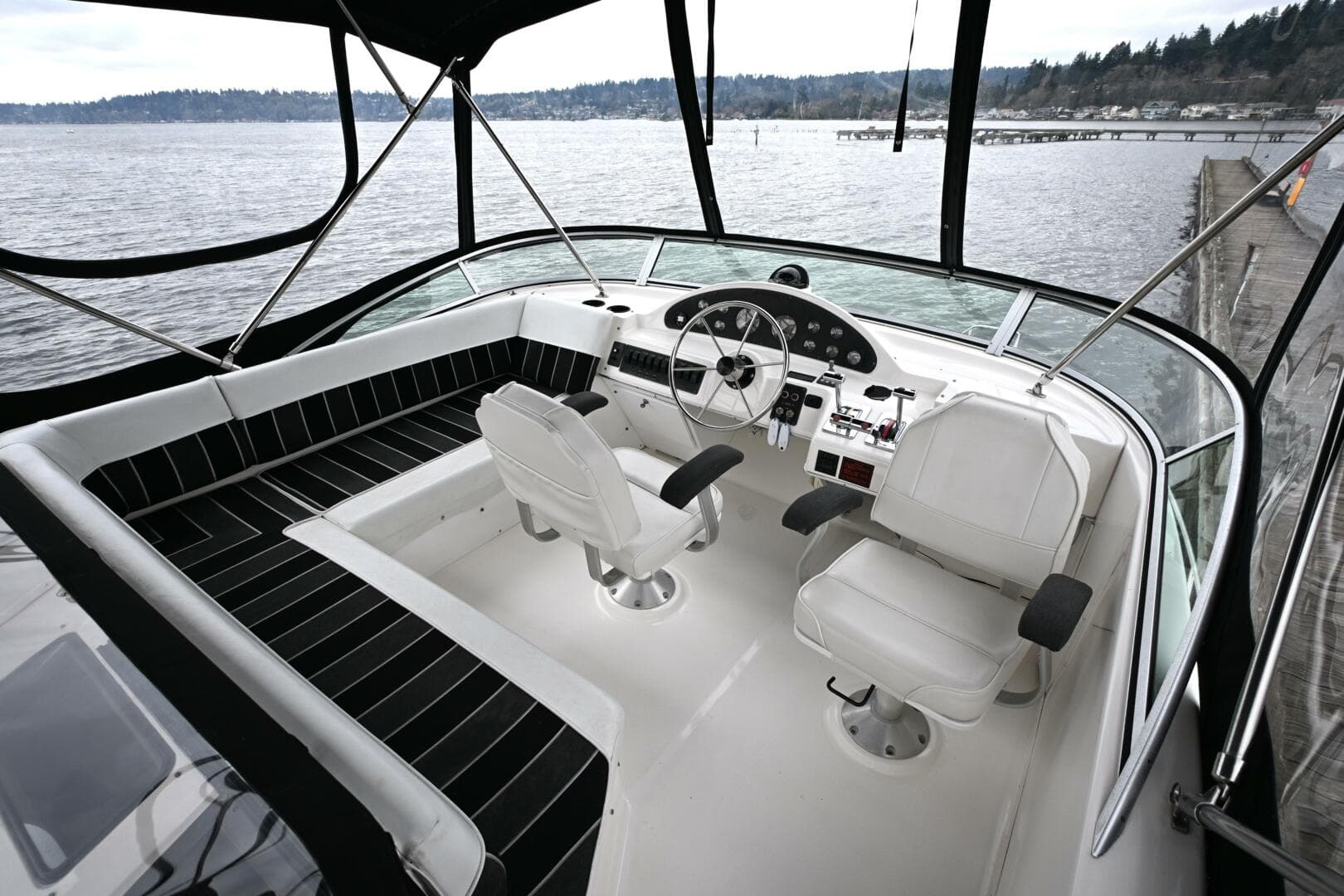 1996 Bayliner 4087 Aft Cabin — photo 22