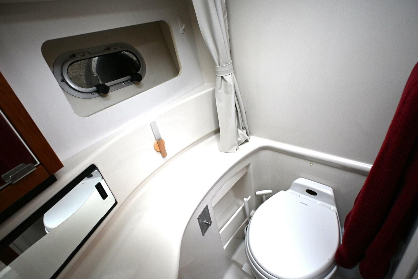 1996 Bayliner 4087 Aft Cabin — photo 35