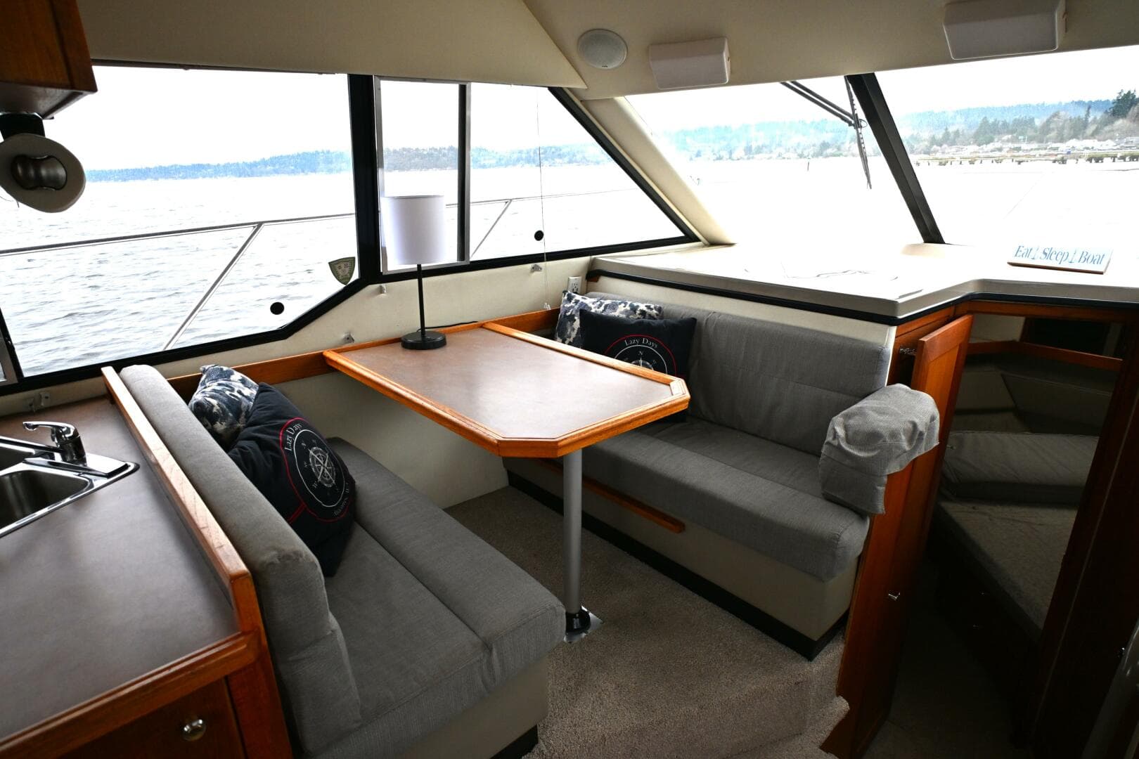 1996 Bayliner 4087 Aft Cabin — photo 28