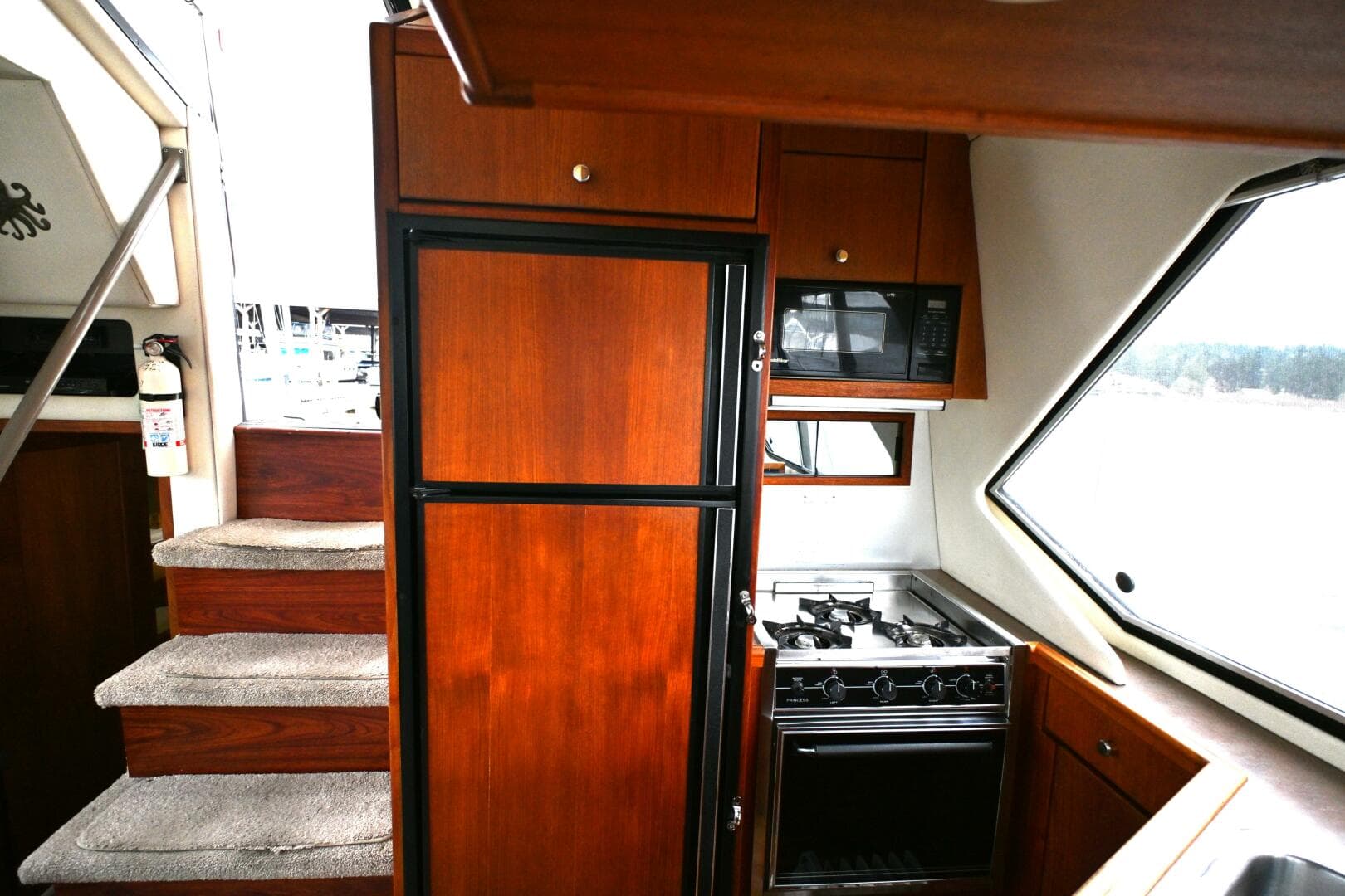 1996 Bayliner 4087 Aft Cabin — photo 47