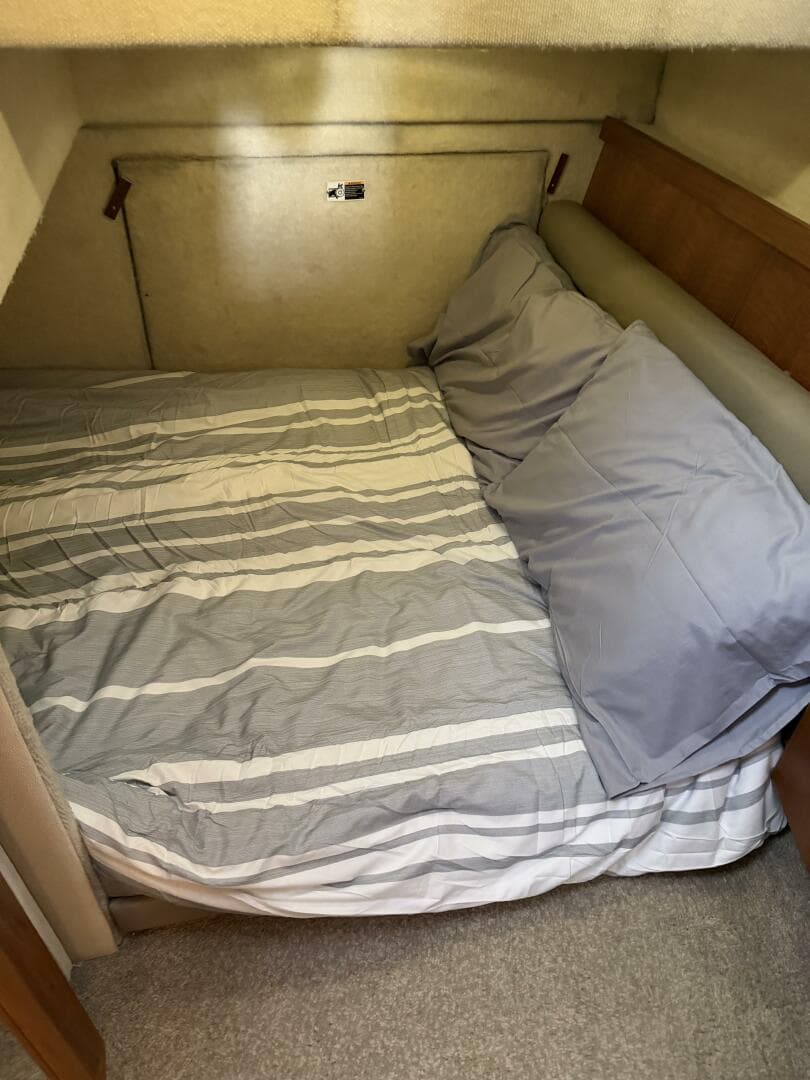 1996 Bayliner 4087 Aft Cabin — photo 32