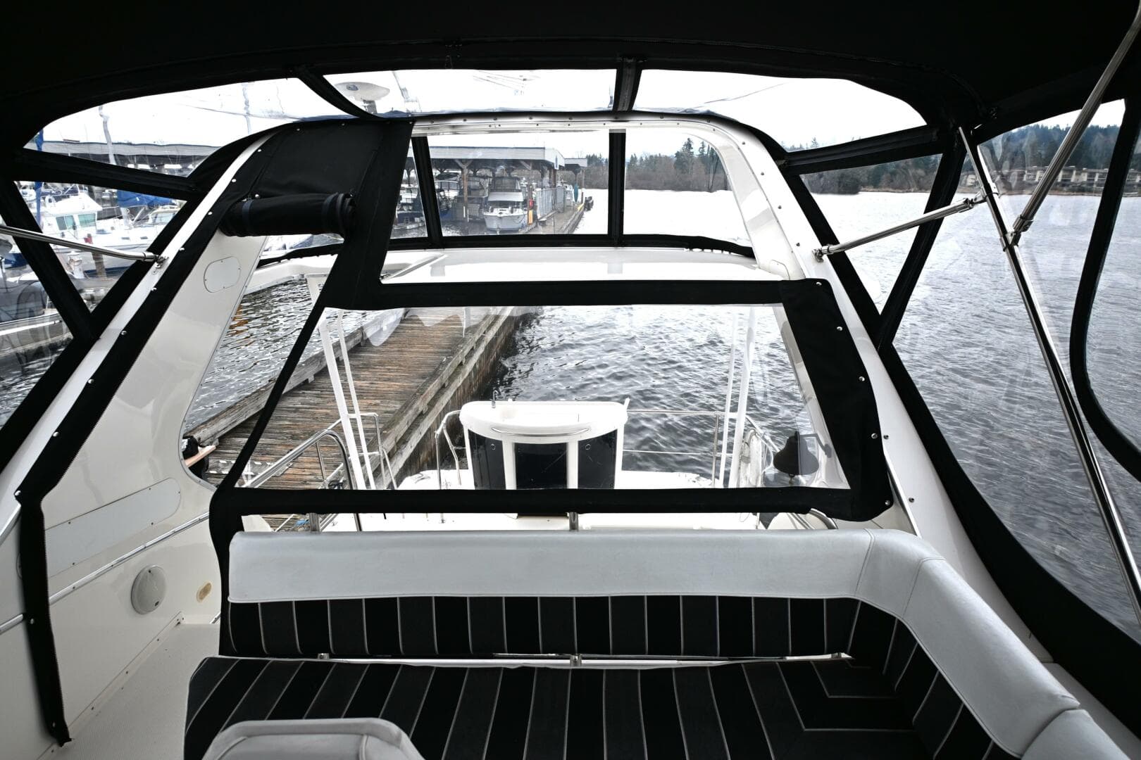 1996 Bayliner 4087 Aft Cabin — photo 26