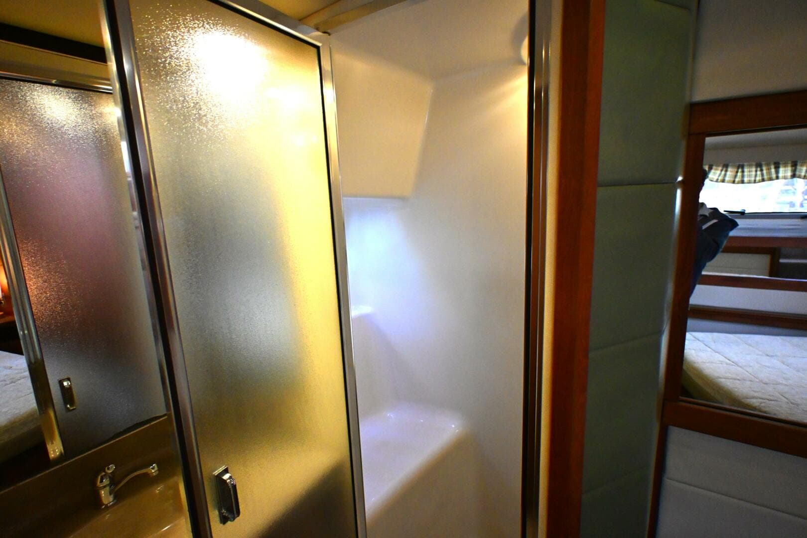 1996 Bayliner 4087 Aft Cabin — photo 41