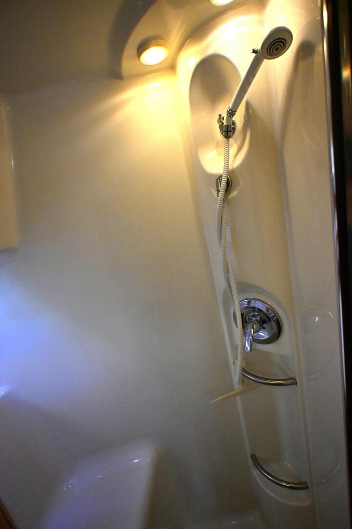 1996 Bayliner 4087 Aft Cabin — photo 42