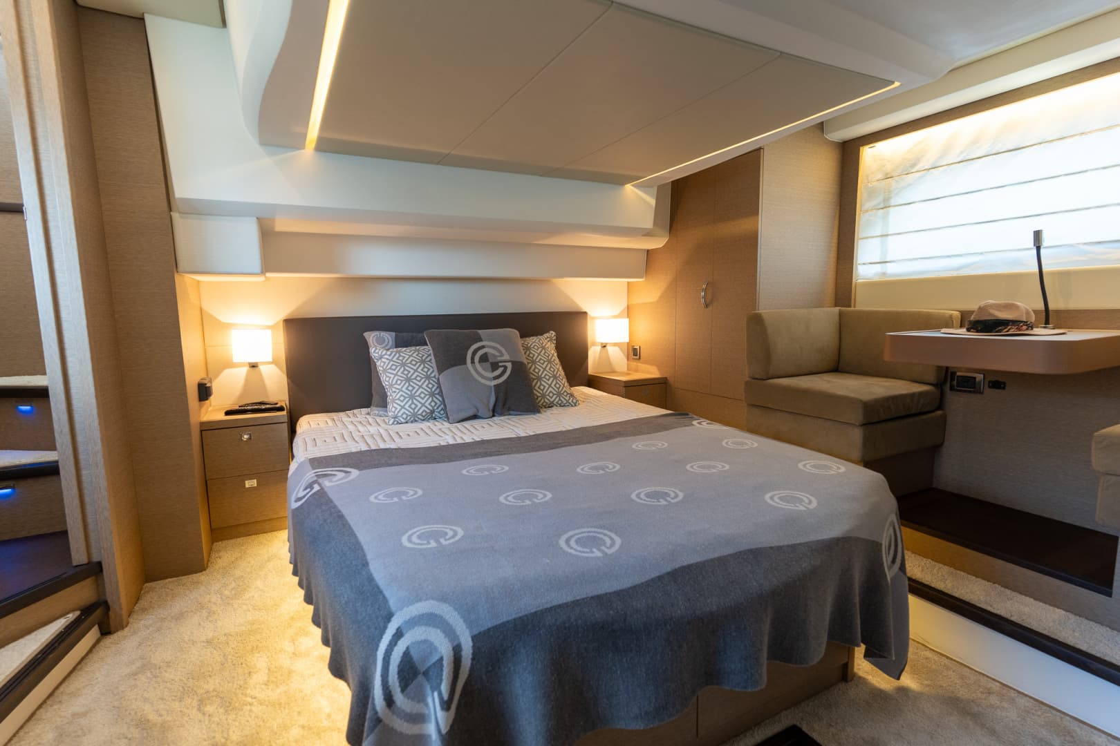 2017 Prestige 50 Fly — photo 37