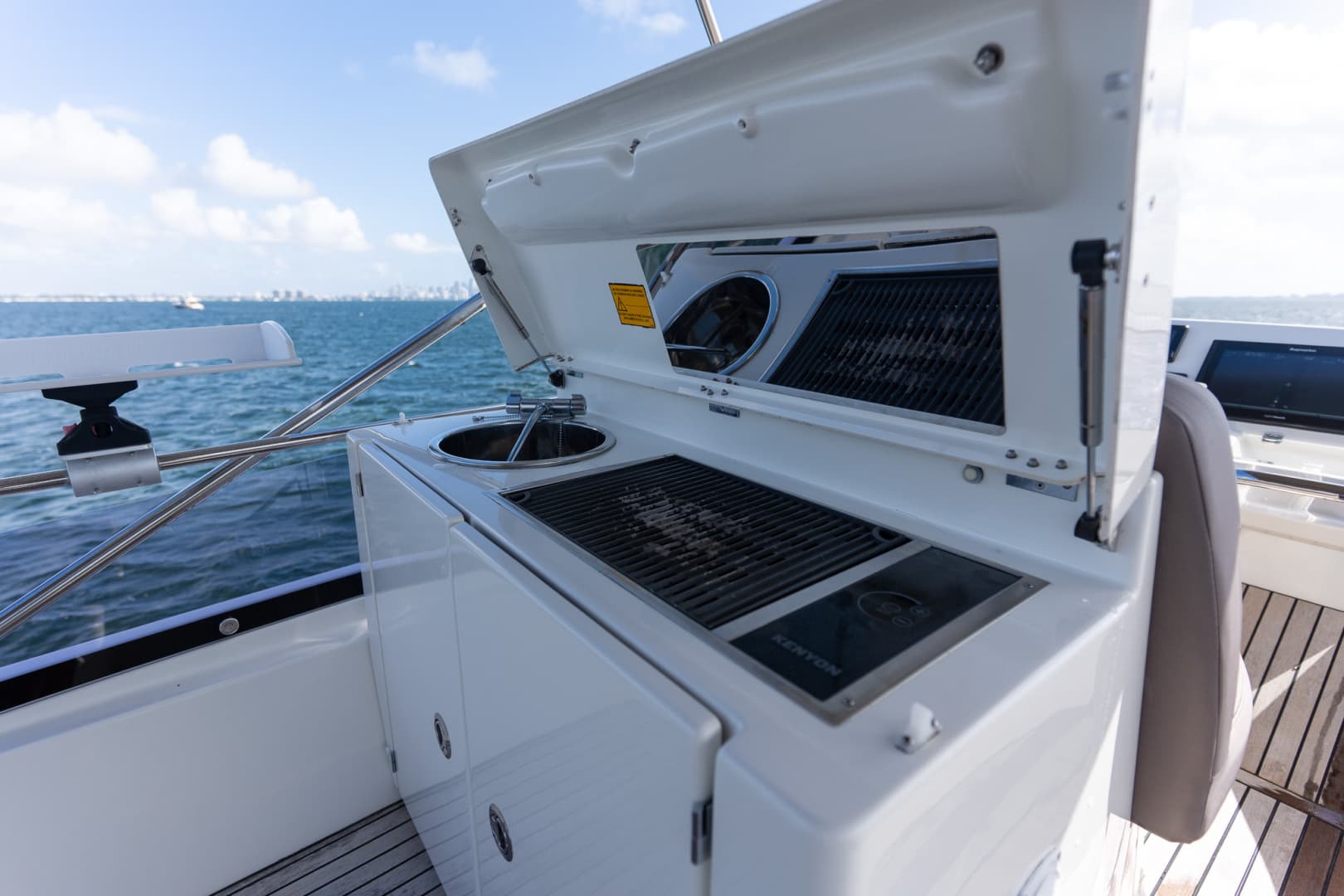 2017 Prestige 50 Fly — photo 20