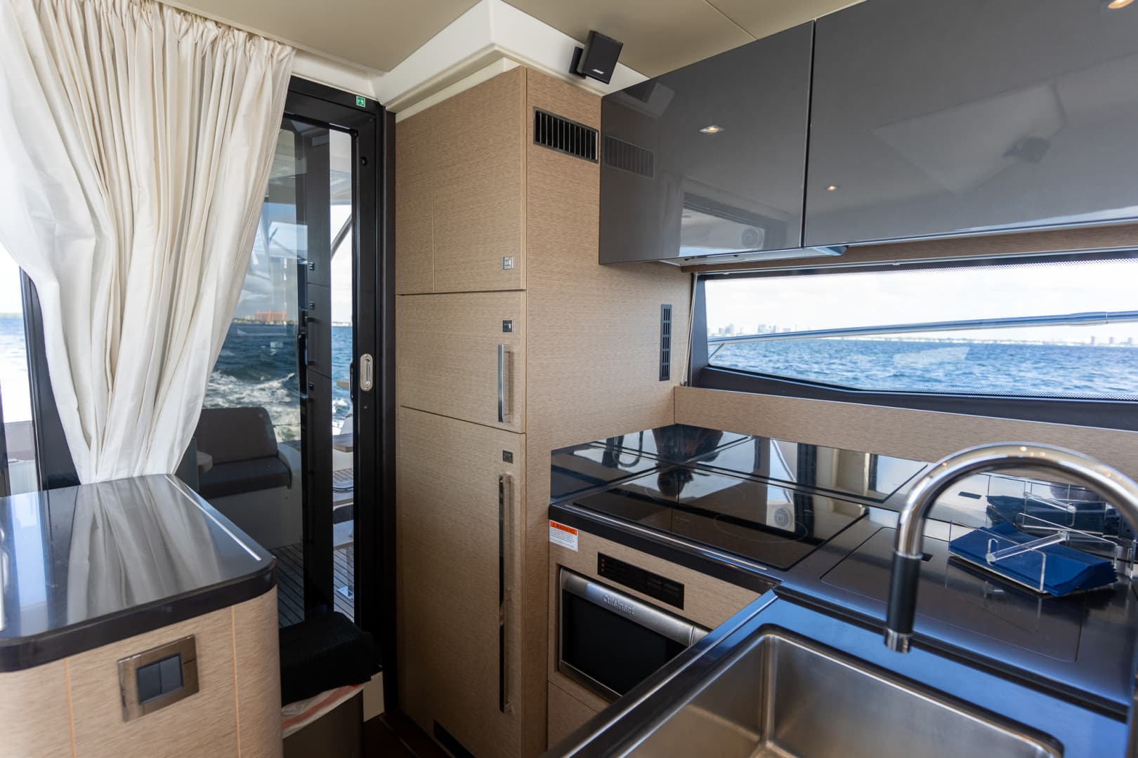 2017 Prestige 50 Fly — photo 23