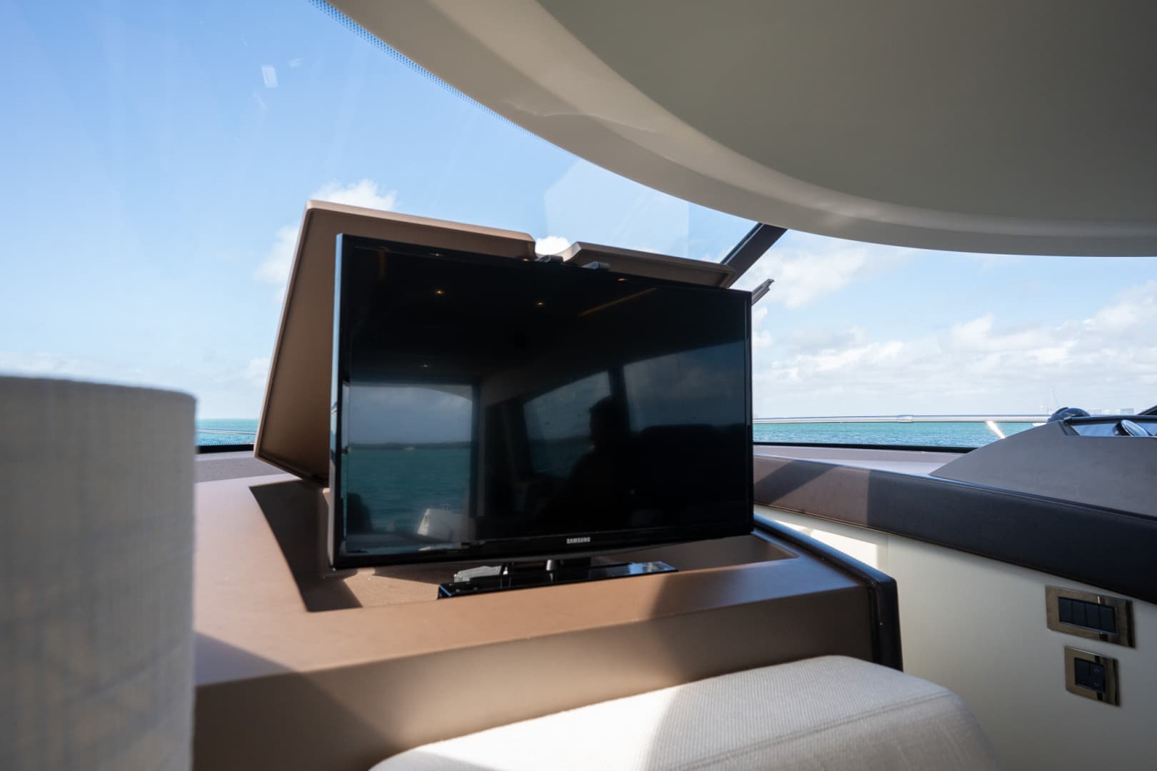 2017 Prestige 50 Fly — photo 29