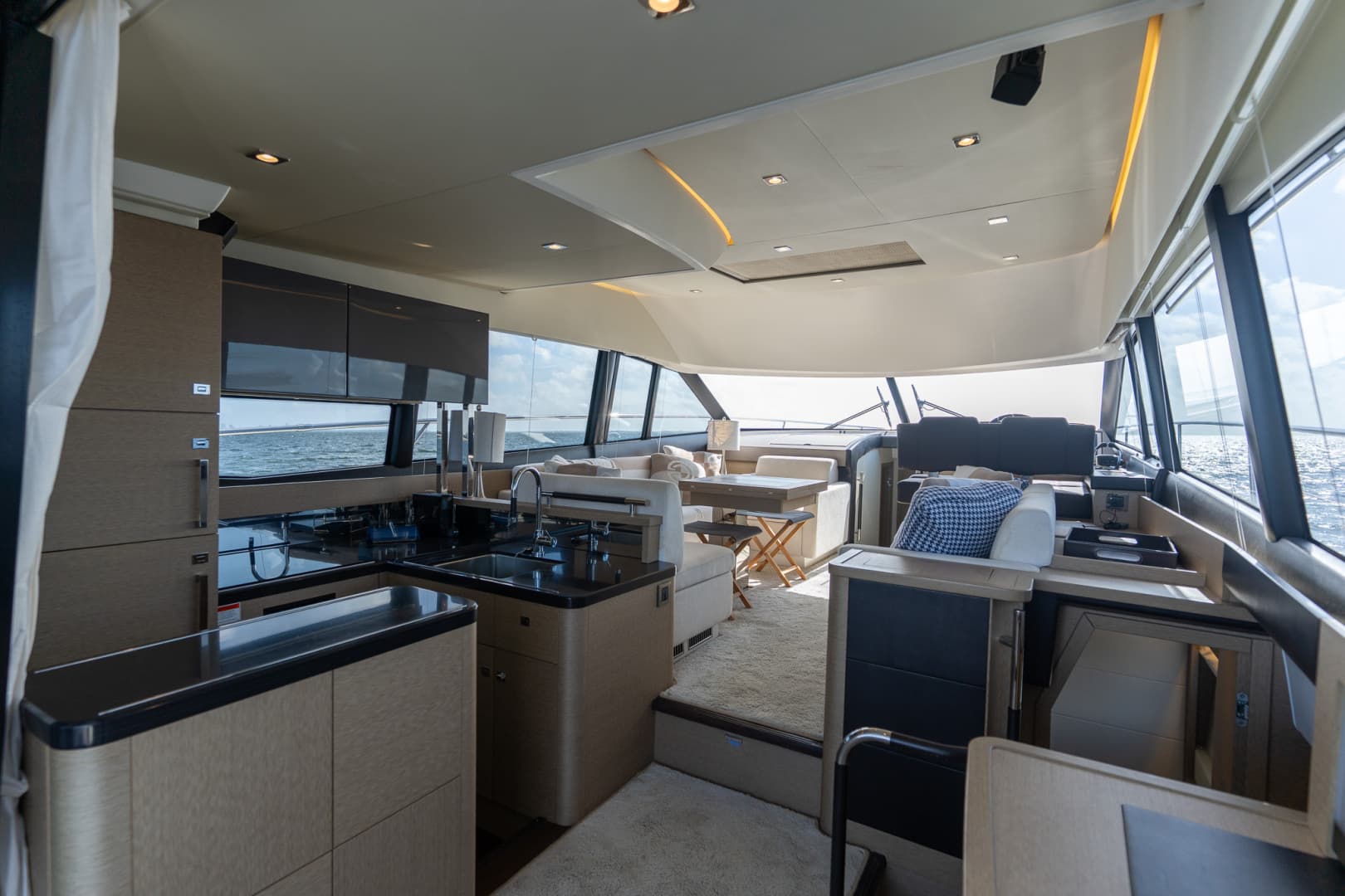 2017 Prestige 50 Fly — photo 25