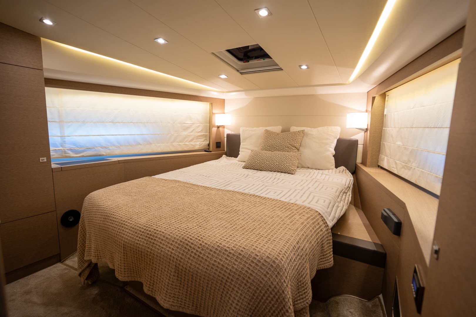 2017 Prestige 50 Fly — photo 36