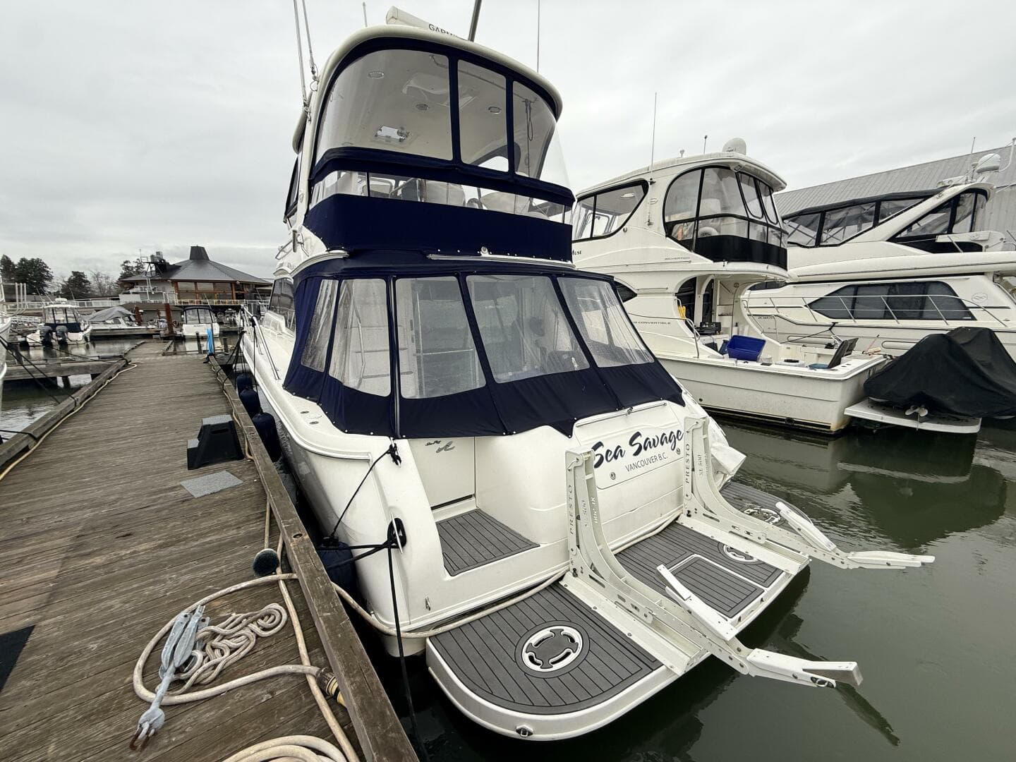 2000 Sea Ray 480 Sedan Bridge — photo 6