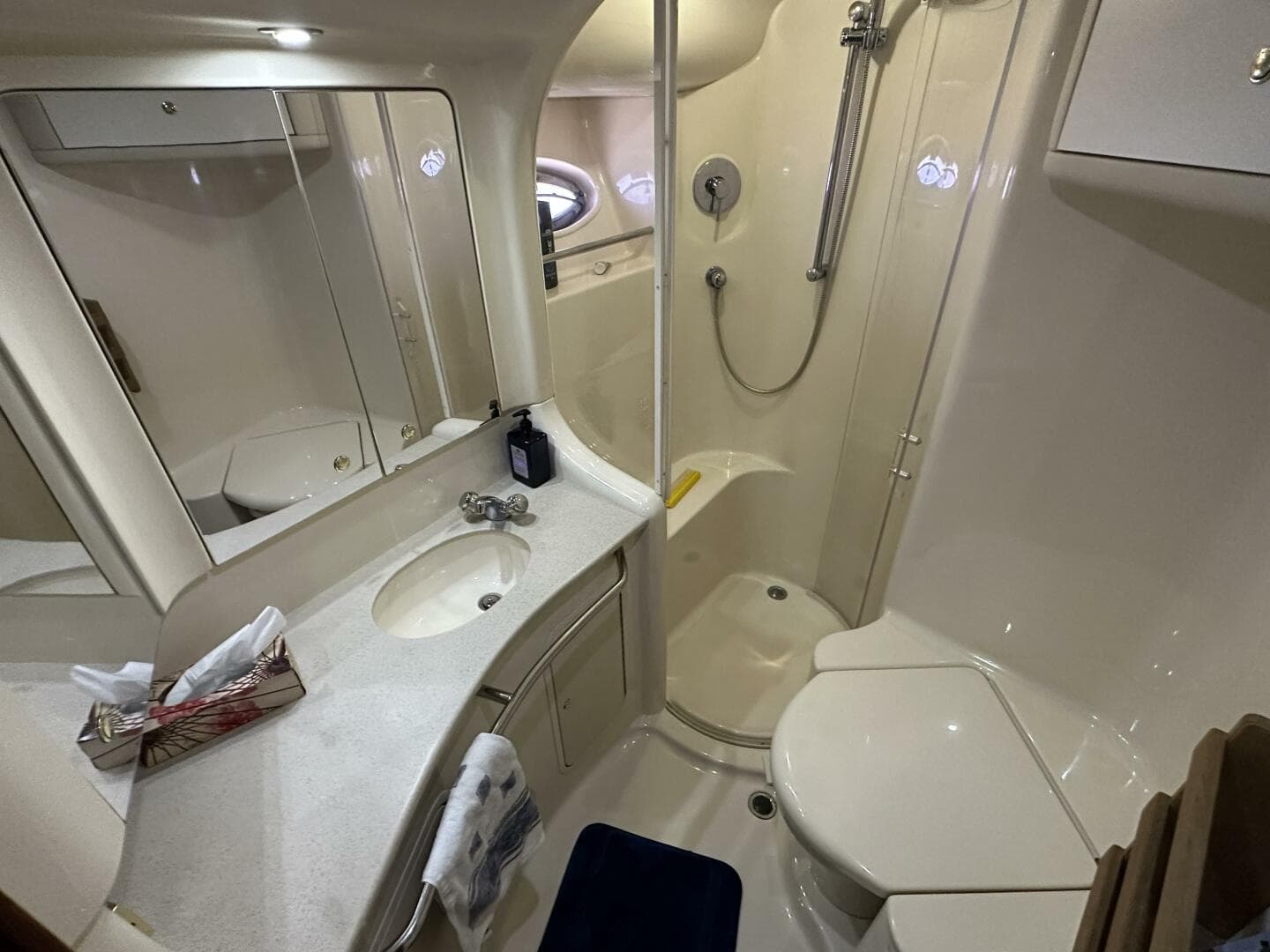 2000 Sea Ray 480 Sedan Bridge — photo 16