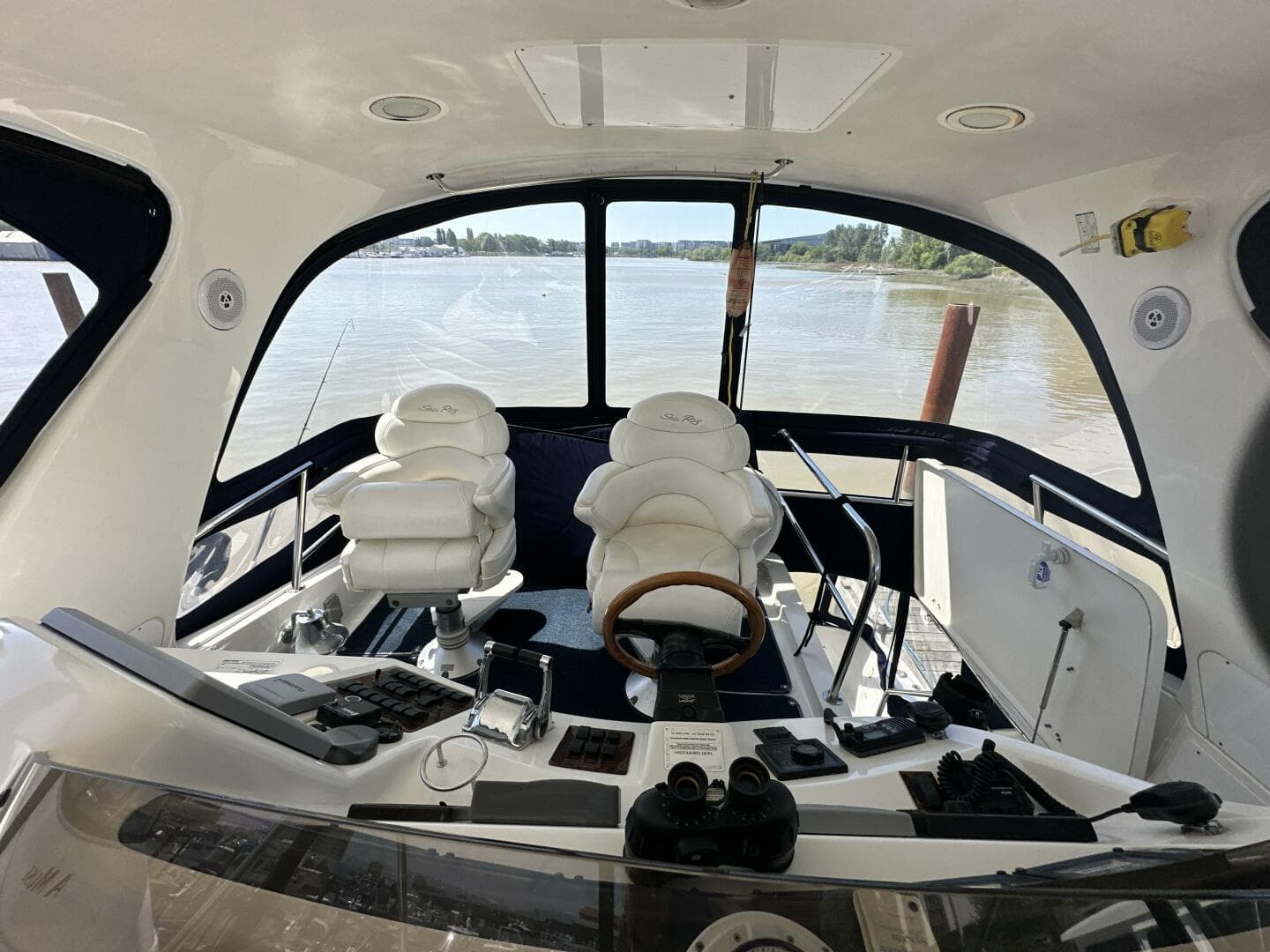 2000 Sea Ray 480 Sedan Bridge — photo 17